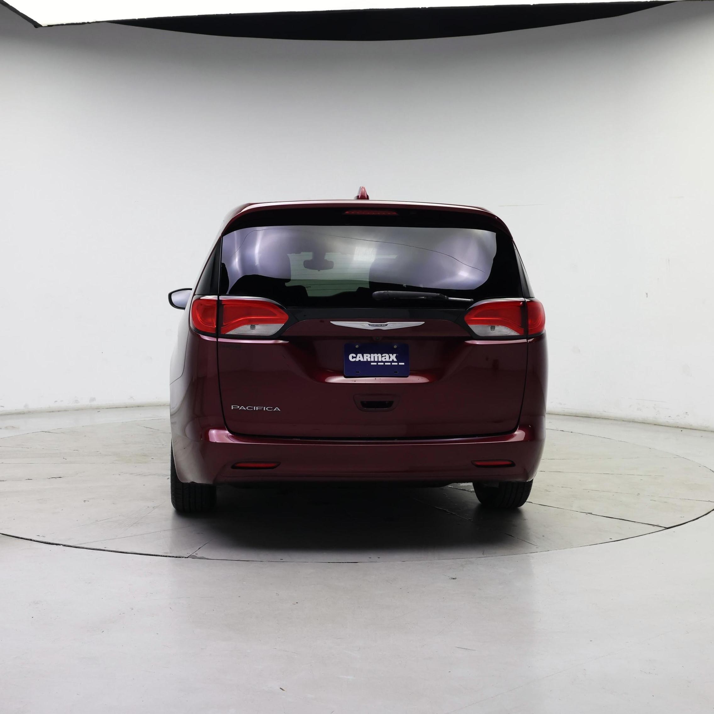 Thumbnail: 2017 Chrysler Pacifica - 6