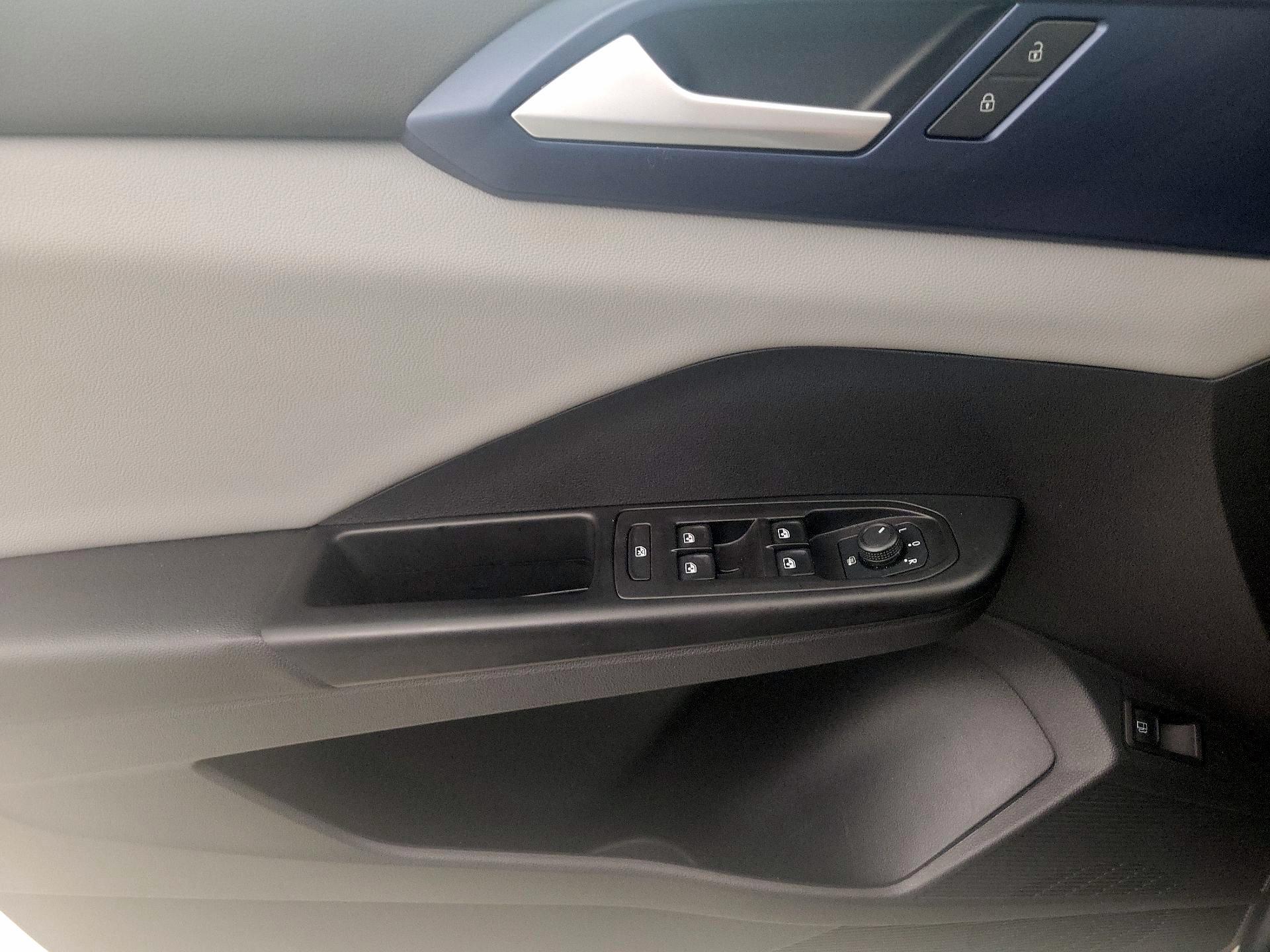 Thumbnail: 2022 Volkswagen Taos - 12