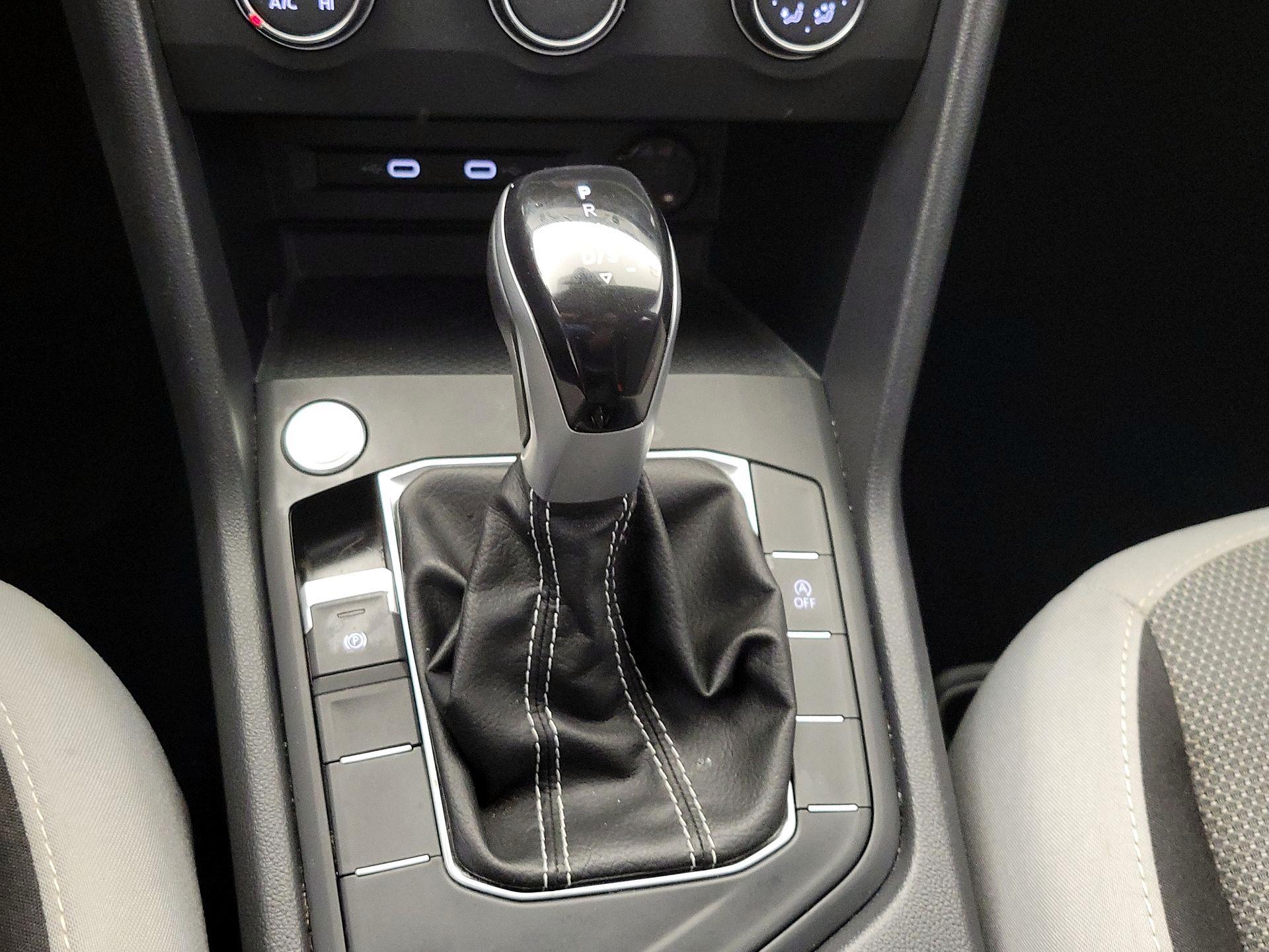 Thumbnail: 2022 Volkswagen Taos - 17