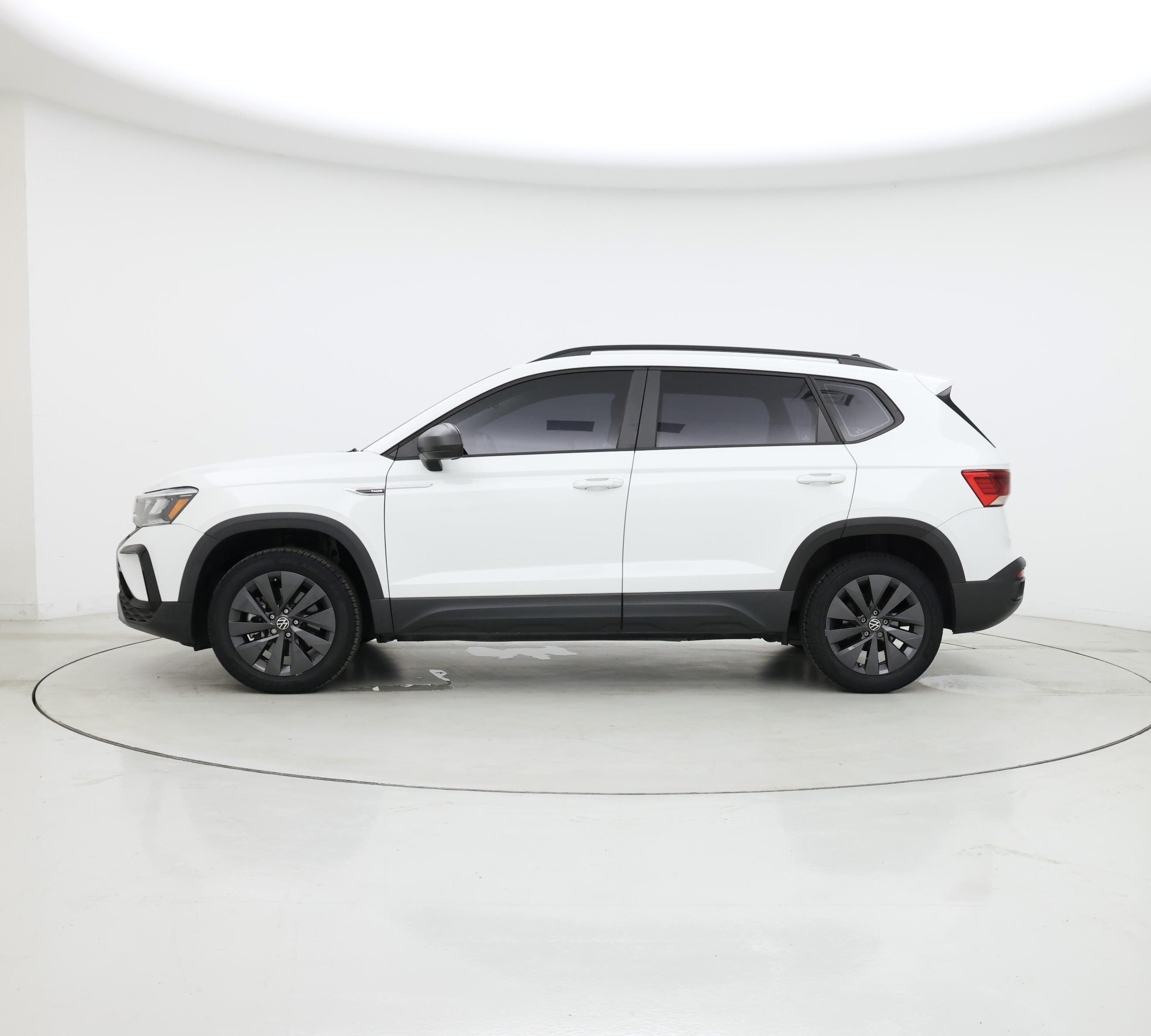 Thumbnail: 2022 Volkswagen Taos - 3