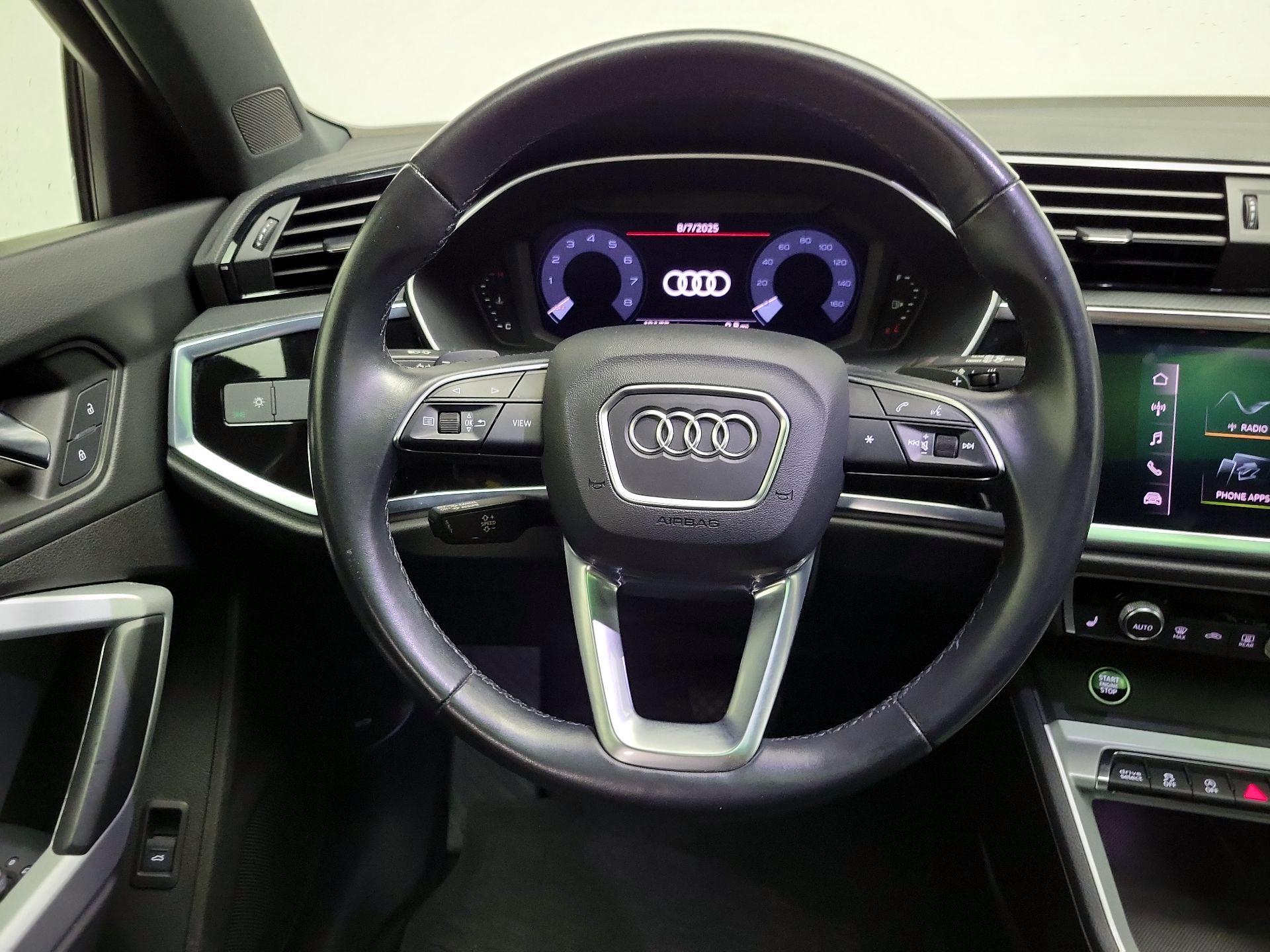 Thumbnail: 2021 Audi Q3 - 10