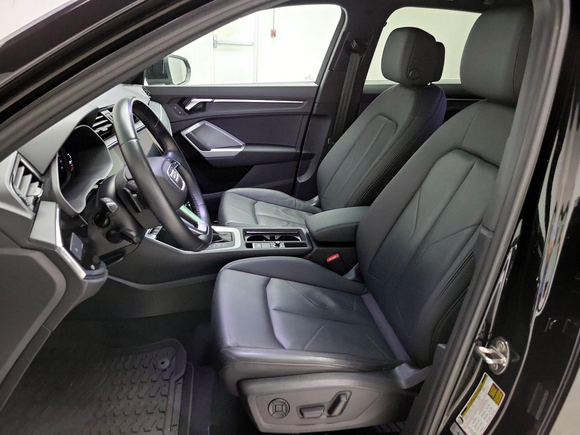 Thumbnail: 2021 Audi Q3 - 11