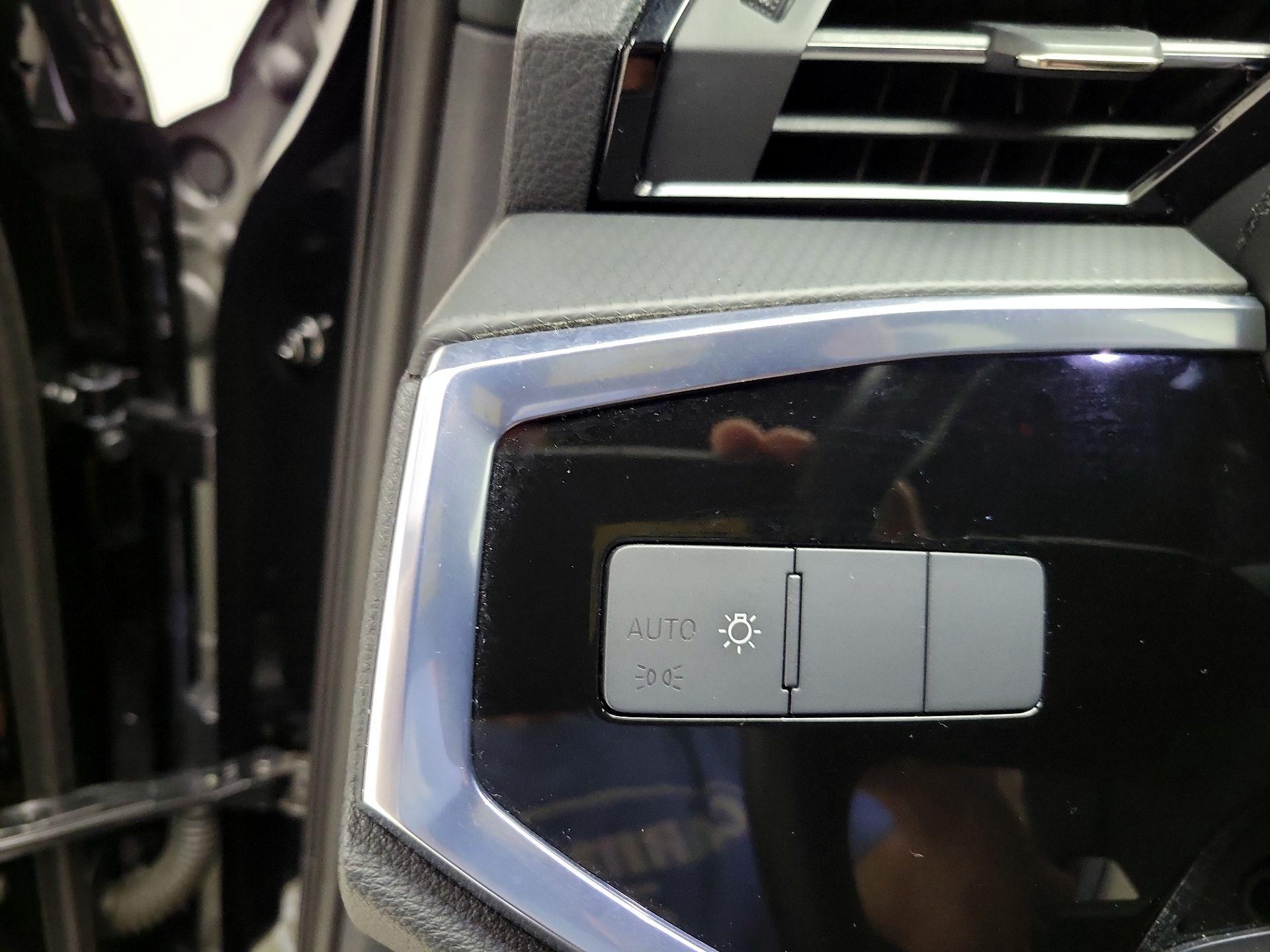 Thumbnail: 2021 Audi Q3 - 13