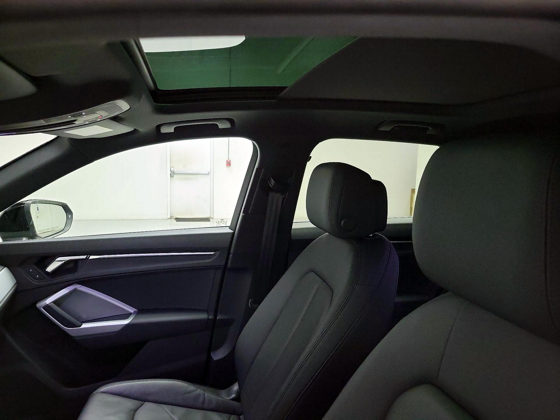 Thumbnail: 2021 Audi Q3 - 20