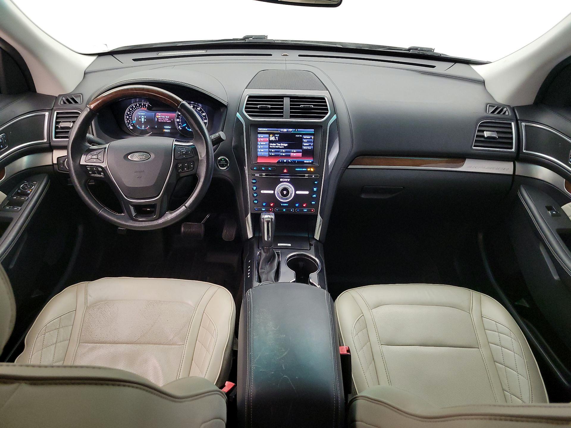 Thumbnail: 2016 Ford Explorer - 9