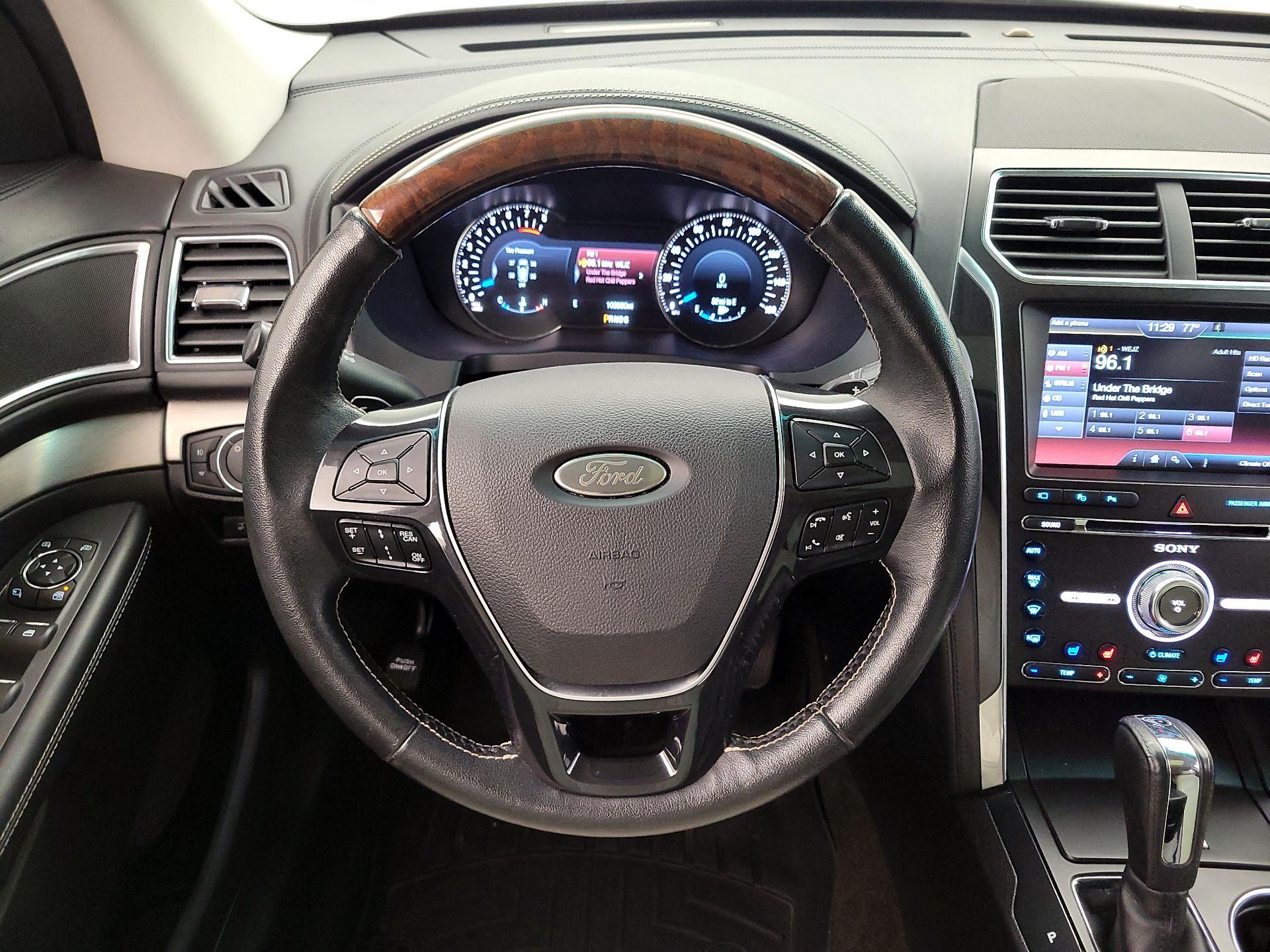Thumbnail: 2016 Ford Explorer - 10