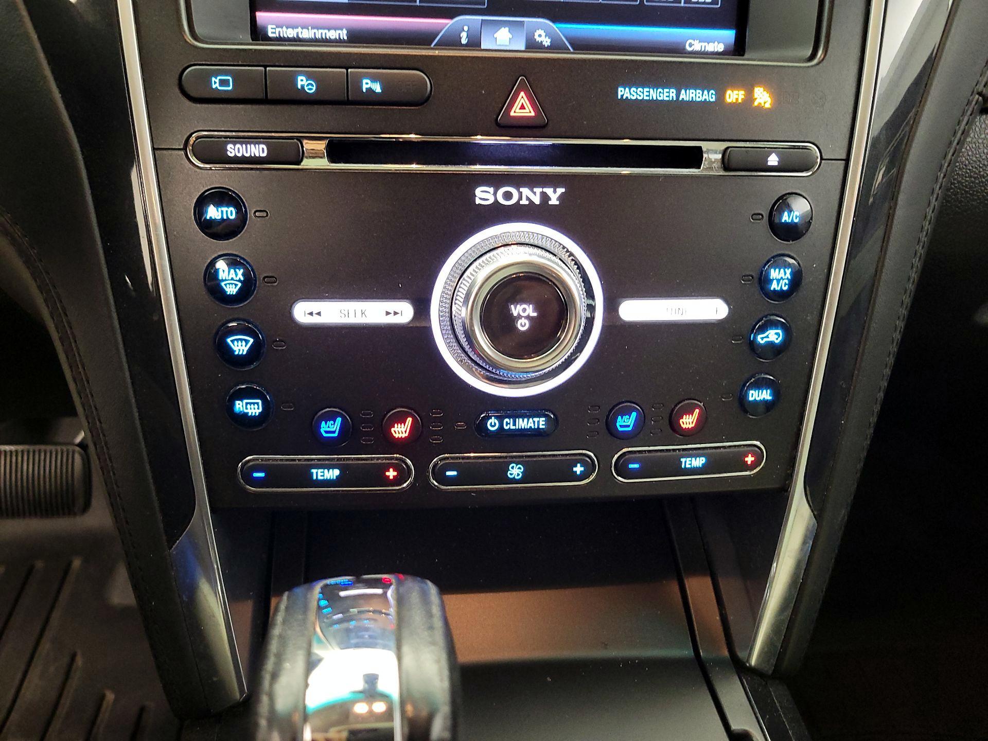 Thumbnail: 2016 Ford Explorer - 16