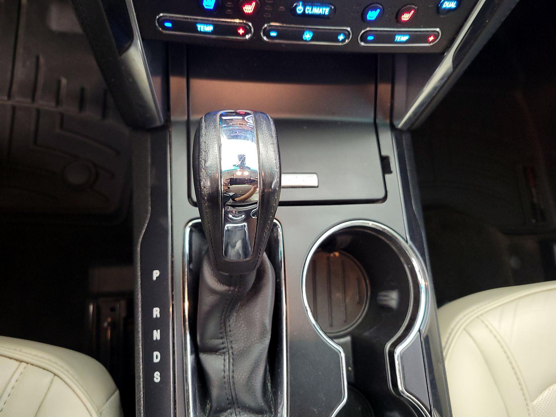 Thumbnail: 2016 Ford Explorer - 17