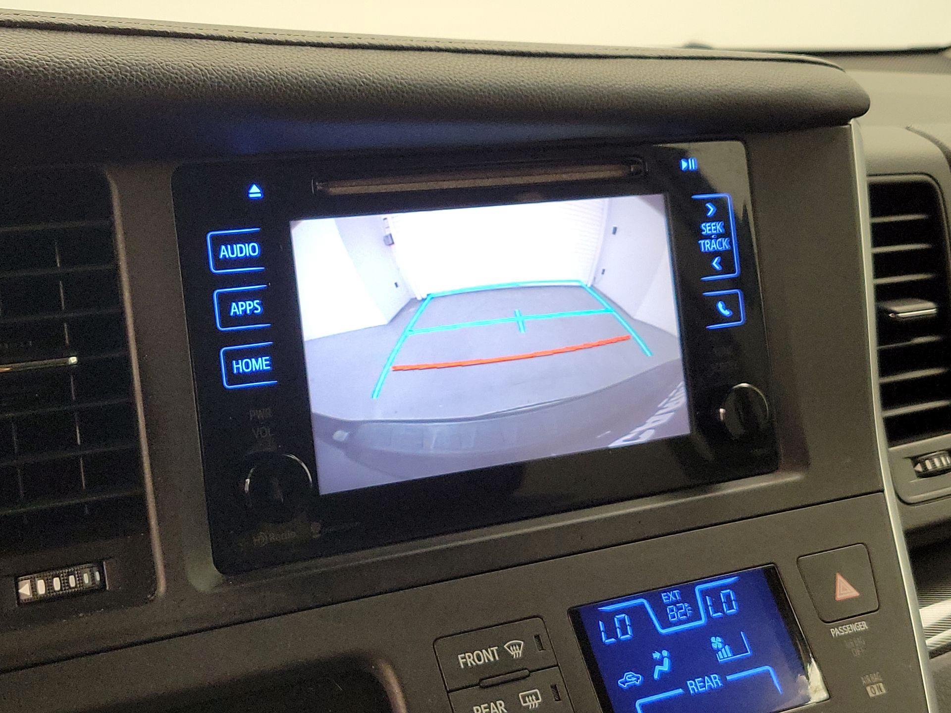 Thumbnail: 2015 Toyota Sienna - 14