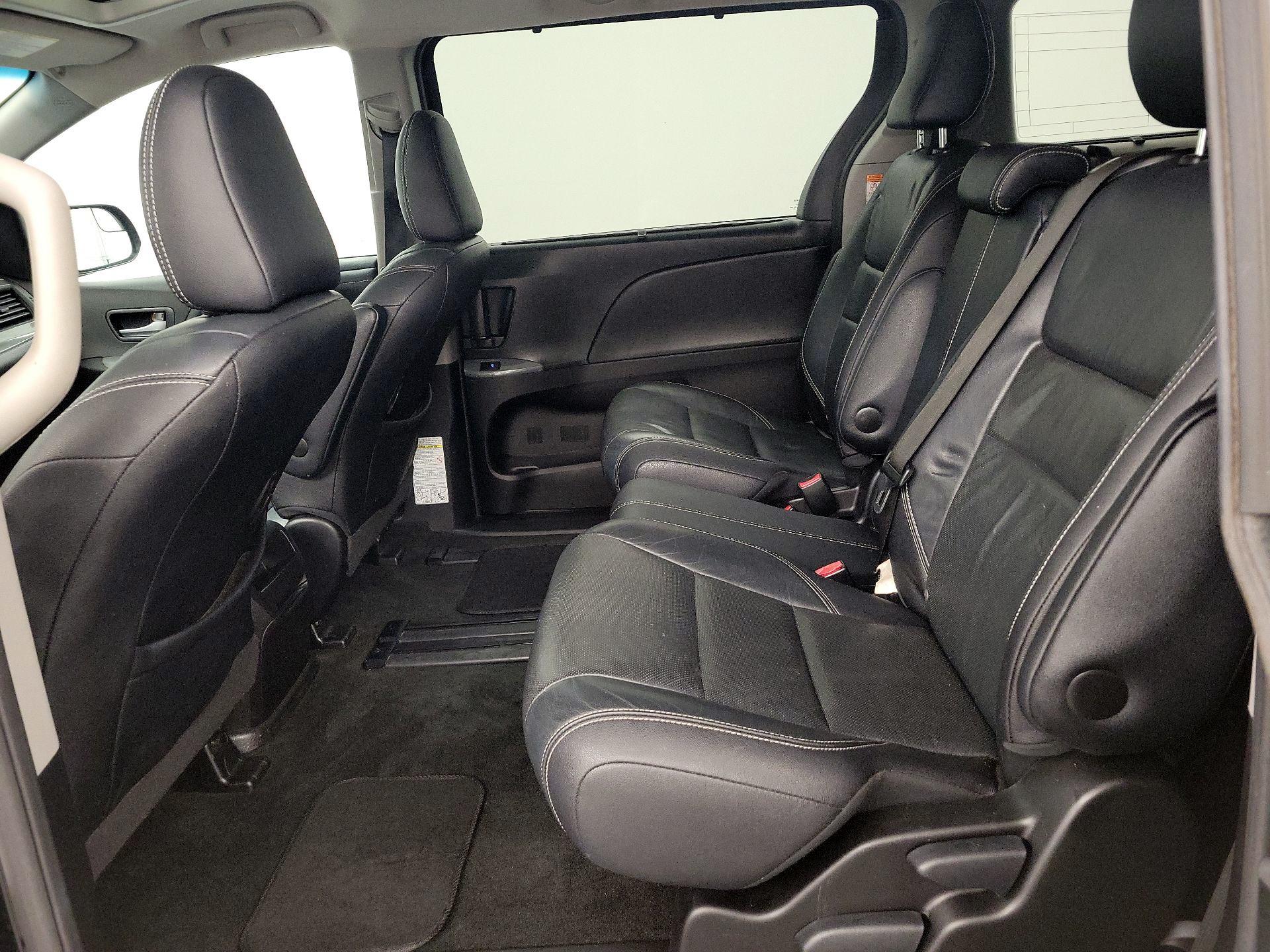 Thumbnail: 2015 Toyota Sienna - 20