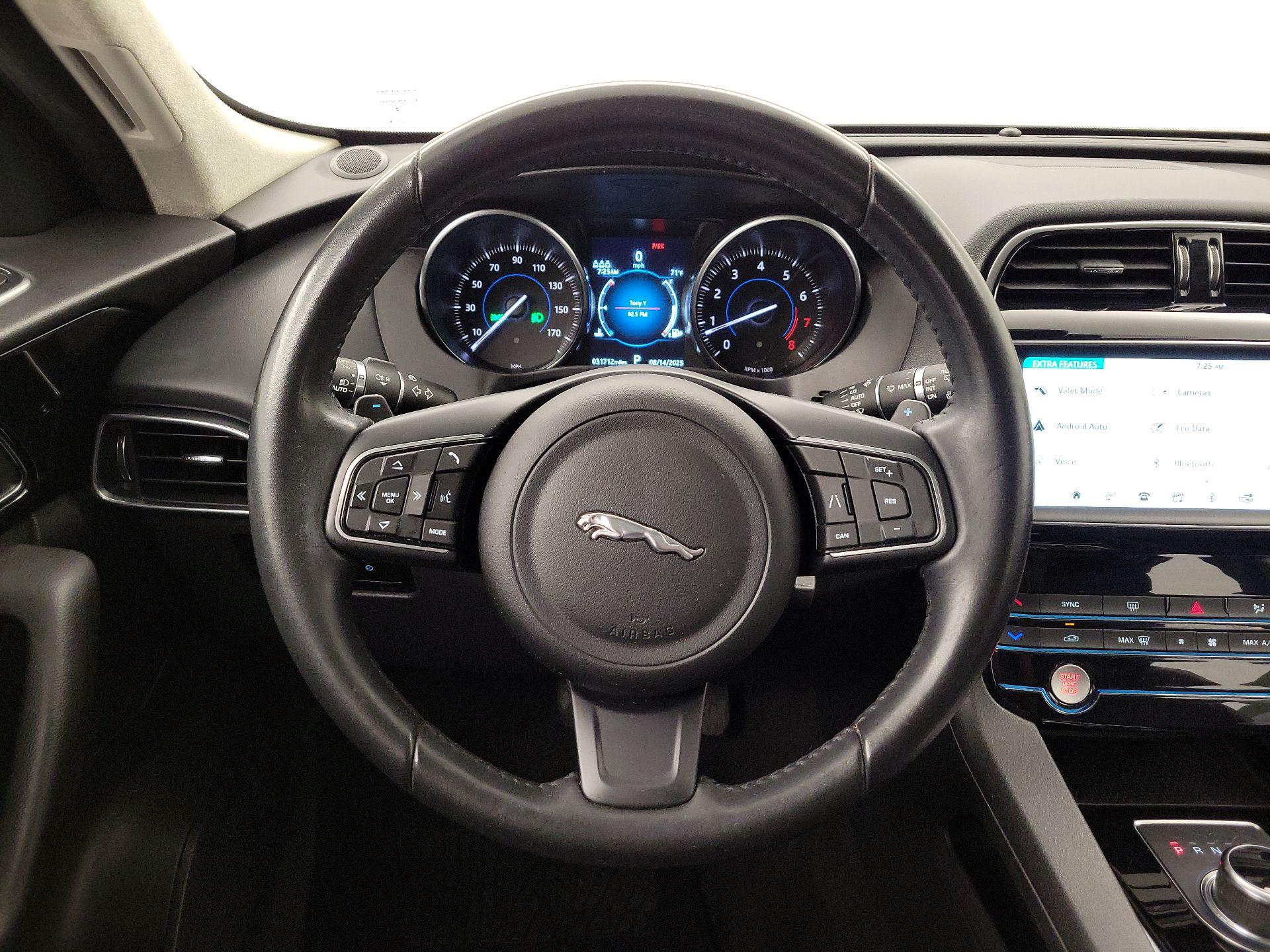 Thumbnail: 2020 Jaguar F-Pace - 10