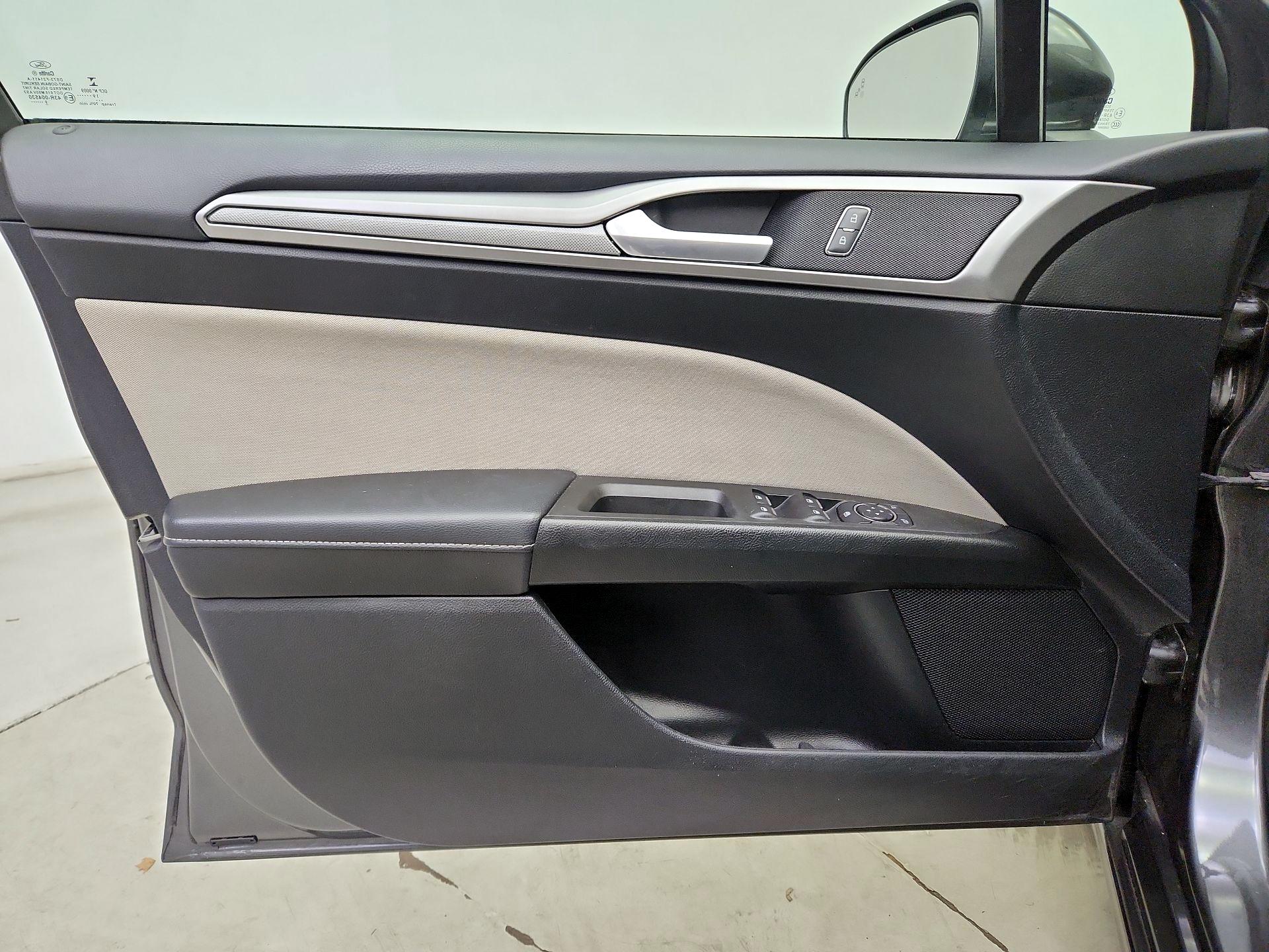 Thumbnail: 2019 Ford Fusion - 12