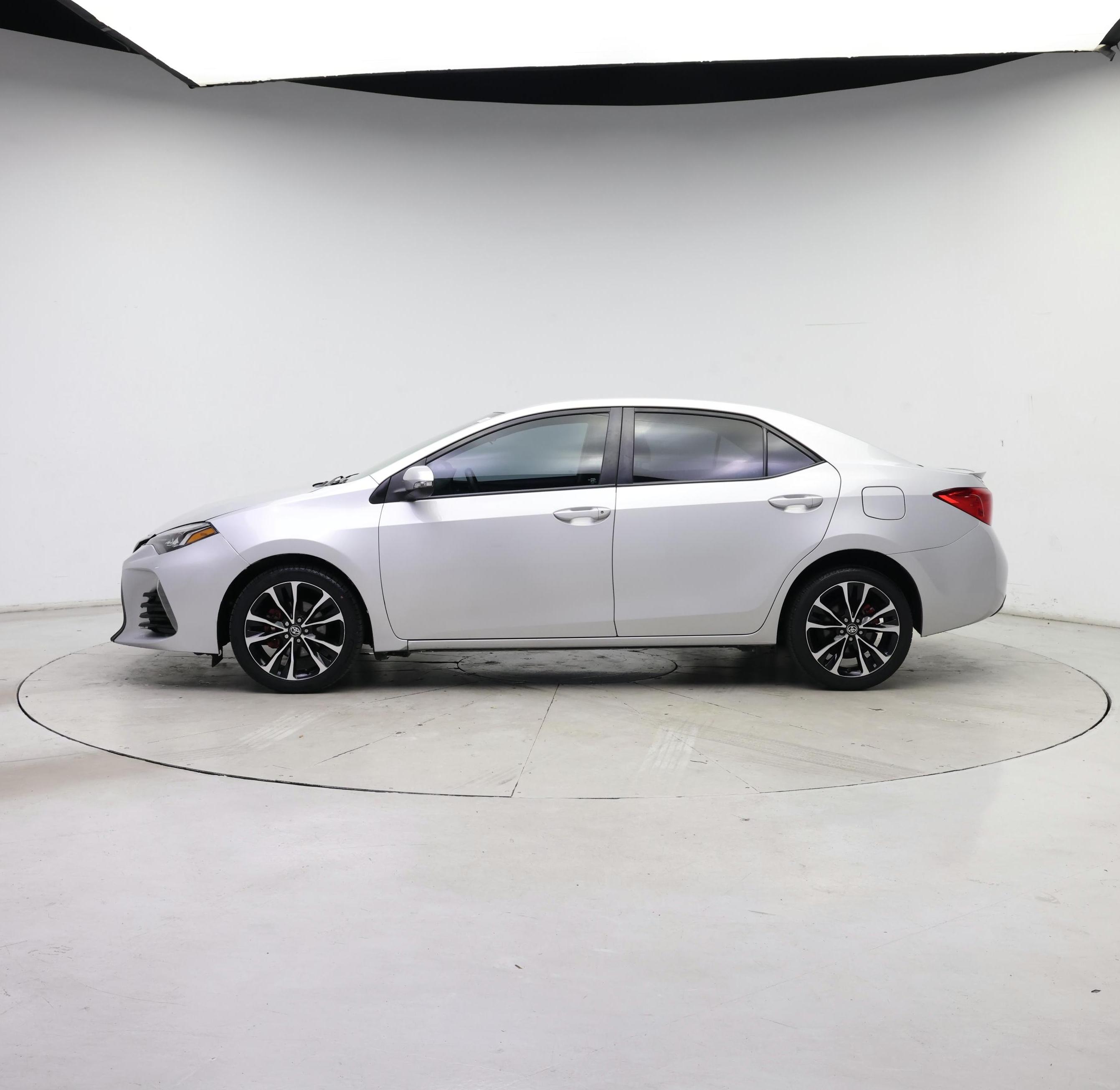 Thumbnail: 2018 Toyota Corolla - 3