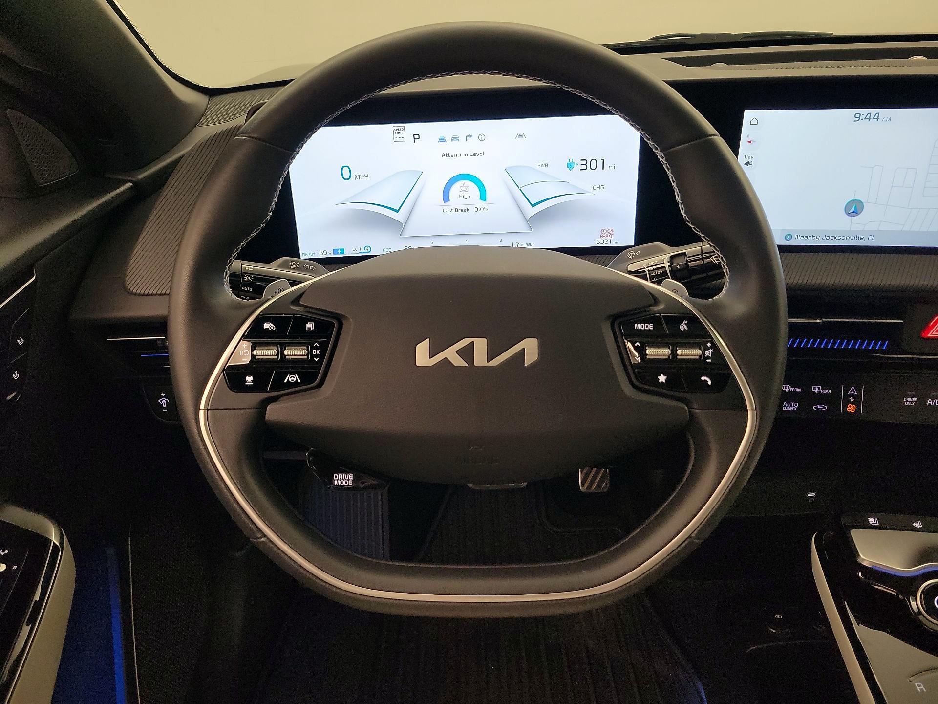 Thumbnail: 2023 Kia EV6 - 10