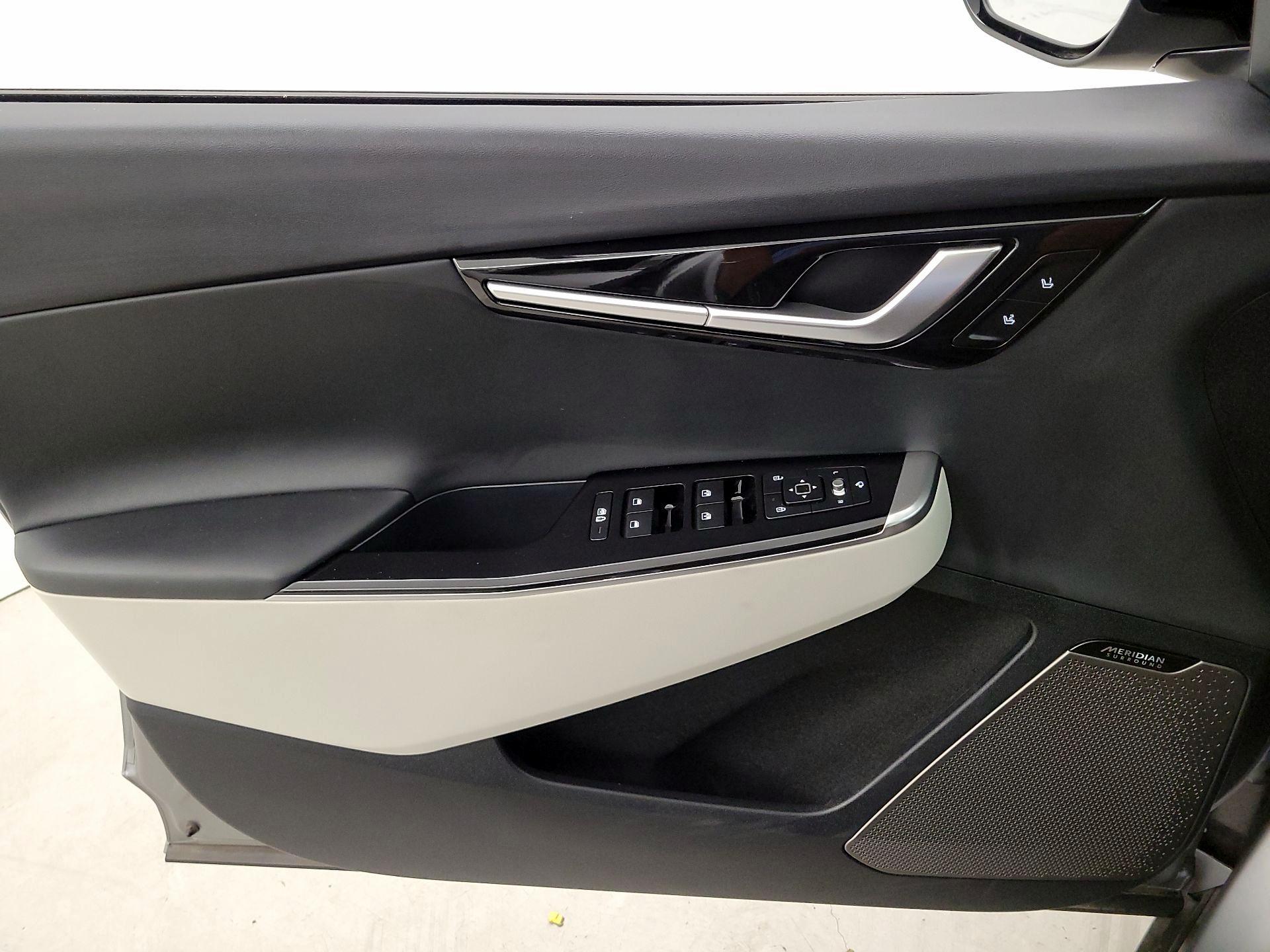 Thumbnail: 2023 Kia EV6 - 12