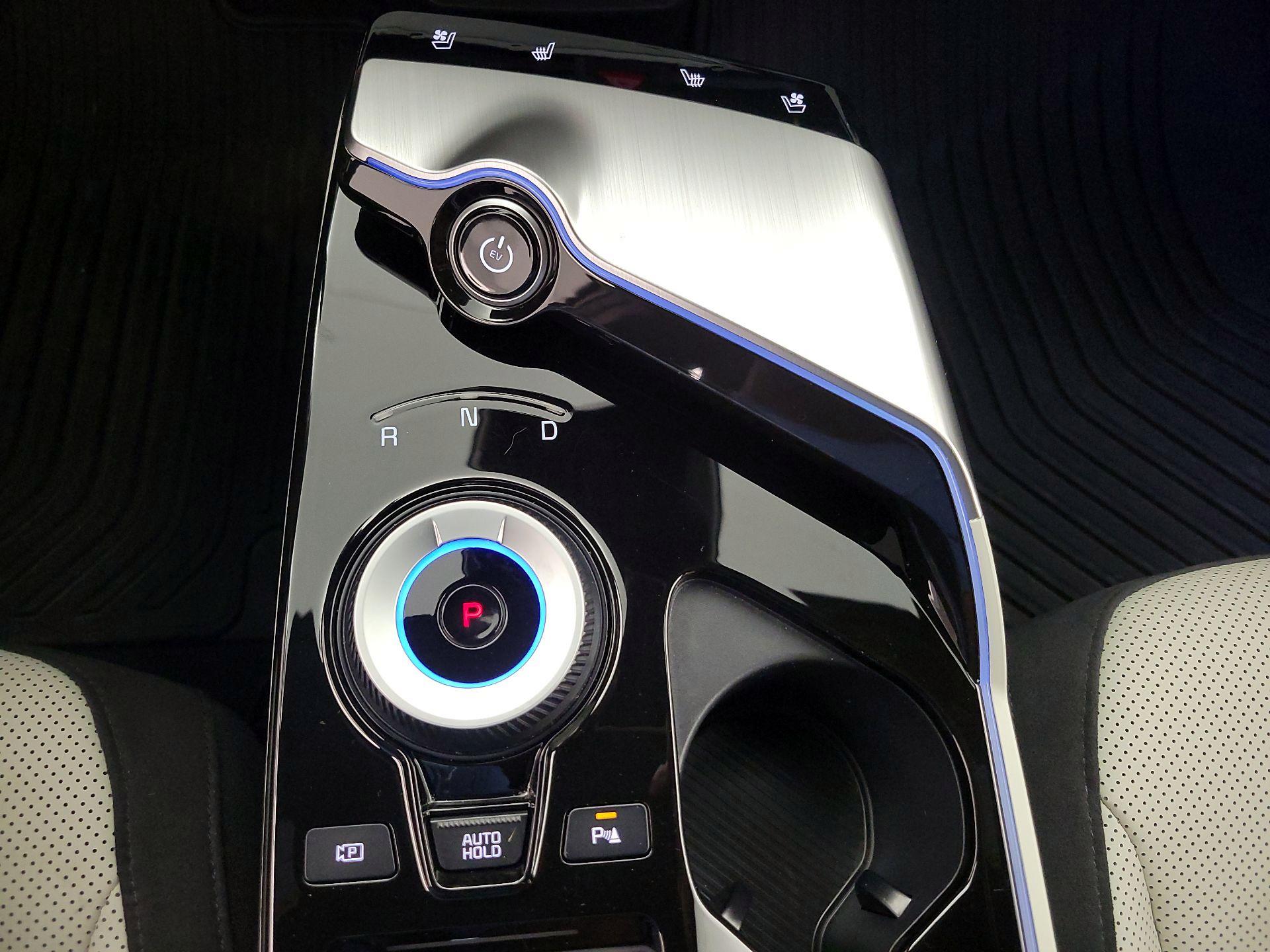 Thumbnail: 2023 Kia EV6 - 18