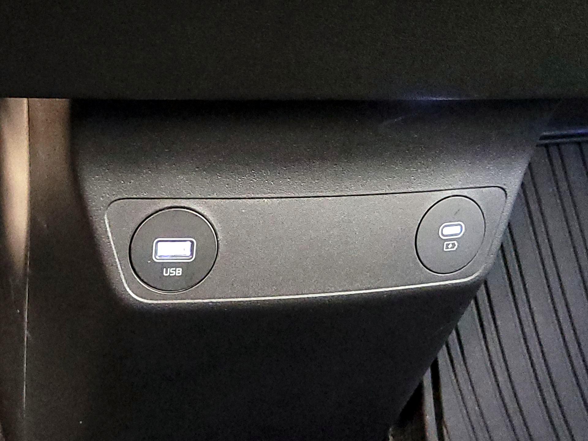 Thumbnail: 2023 Kia EV6 - 19