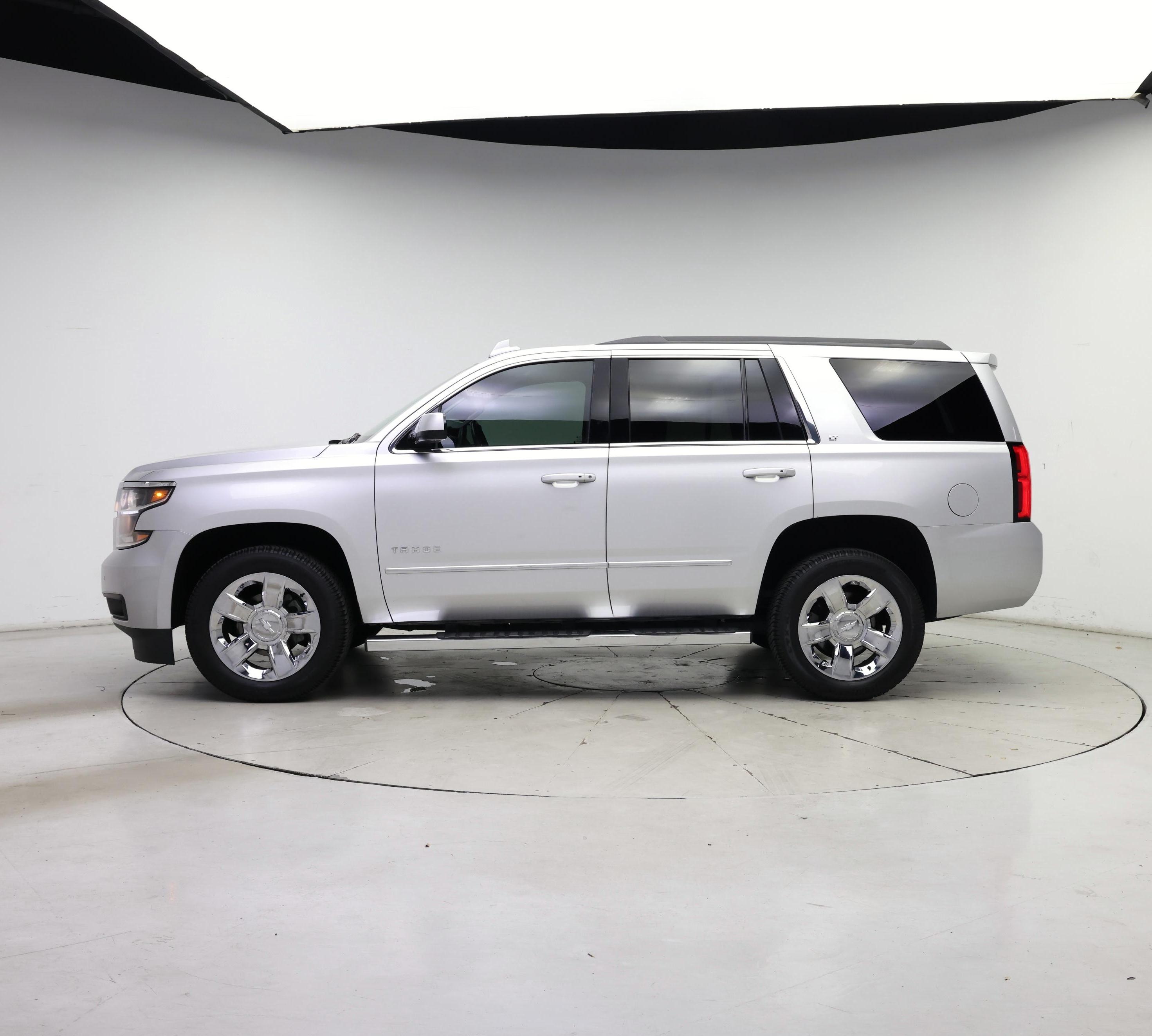 Thumbnail: 2019 Chevrolet Tahoe - 3