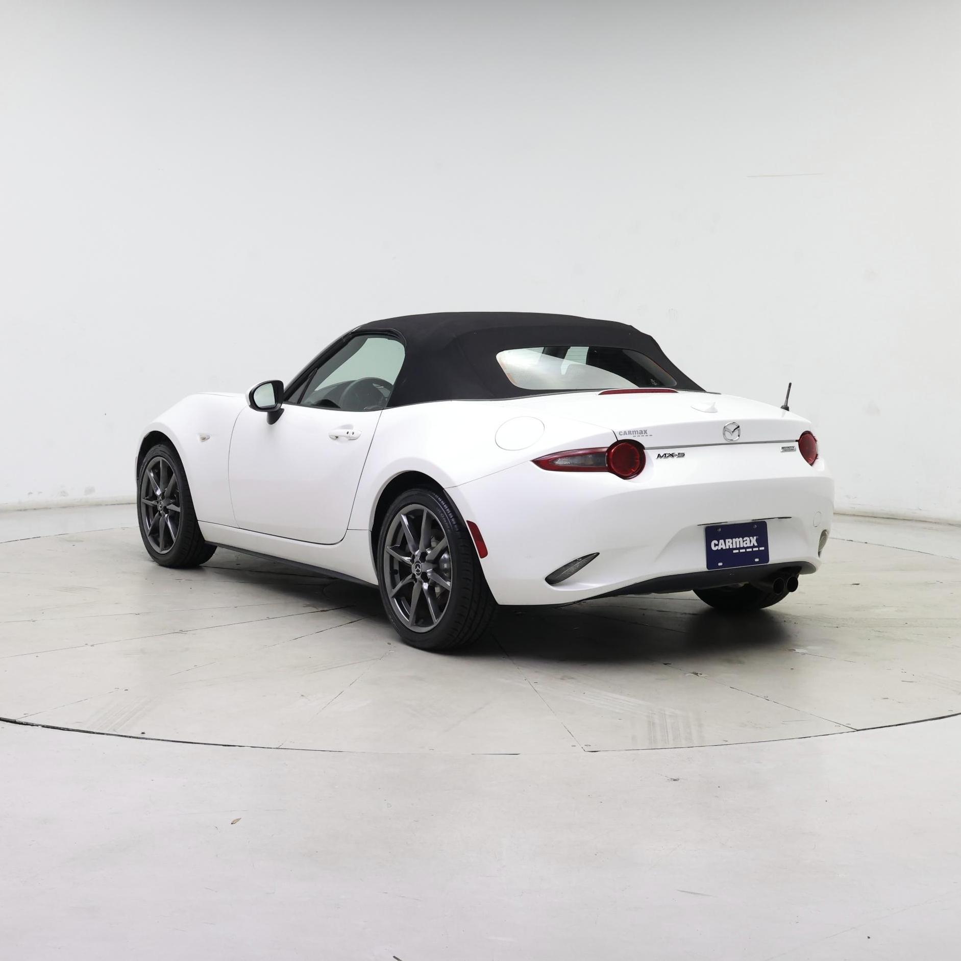 Thumbnail: 2016 Mazda MX-5 Miata - 2