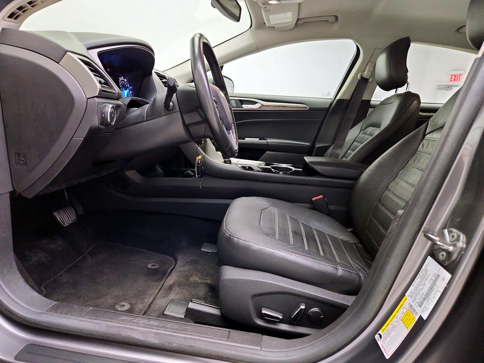 Thumbnail: 2013 Ford Fusion - 11