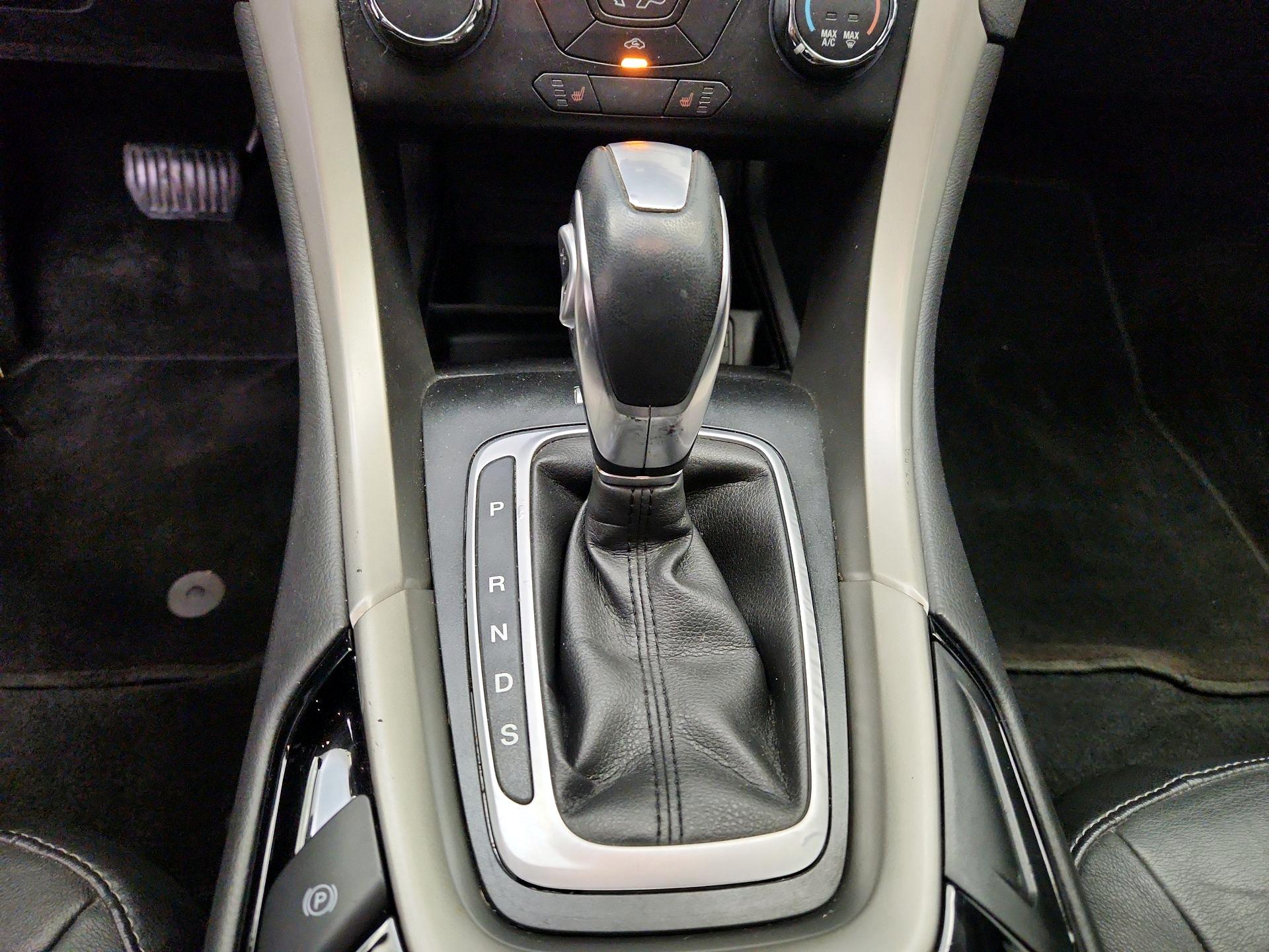 Thumbnail: 2013 Ford Fusion - 16