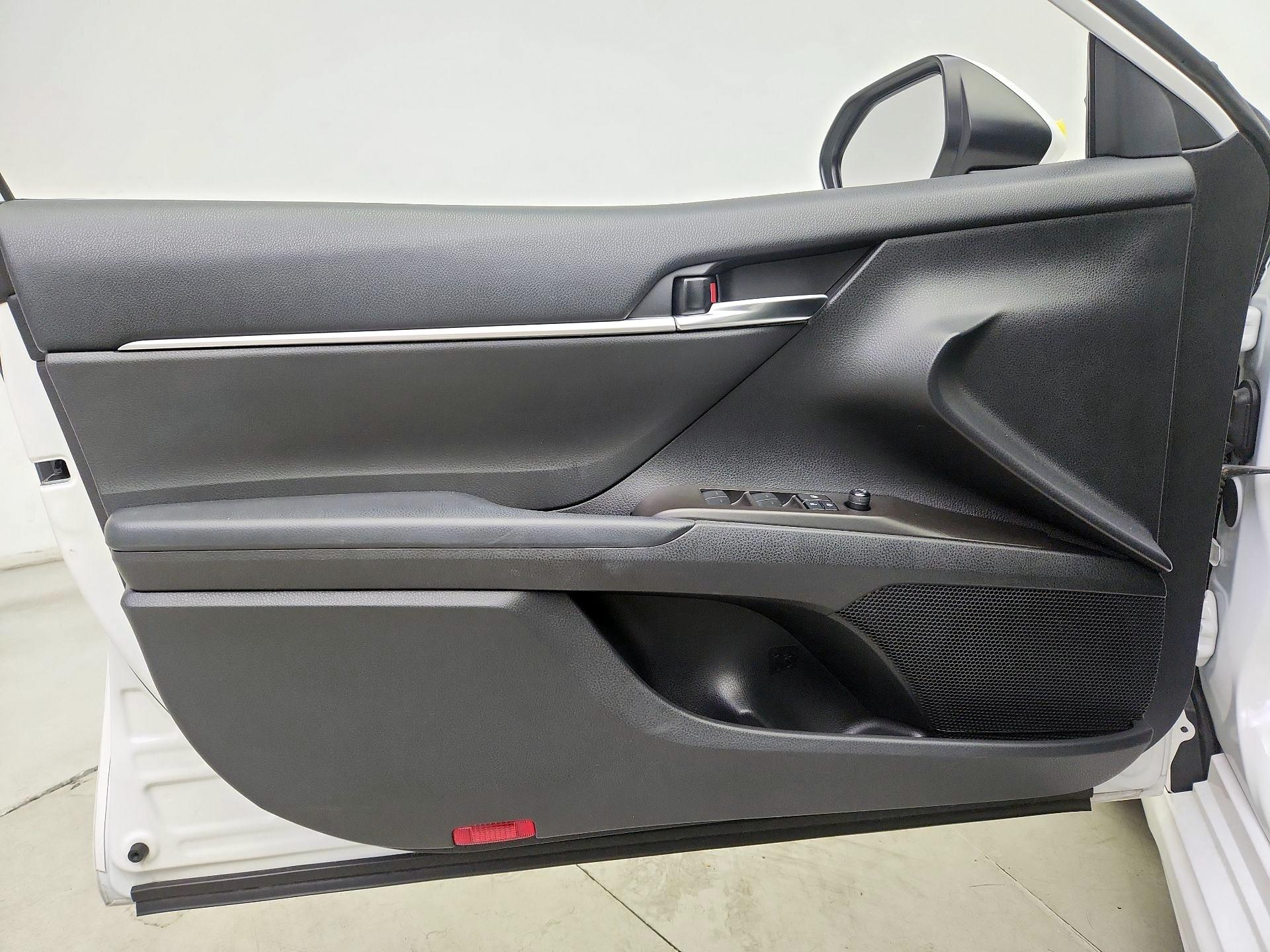 Thumbnail: 2023 Toyota Camry - 12