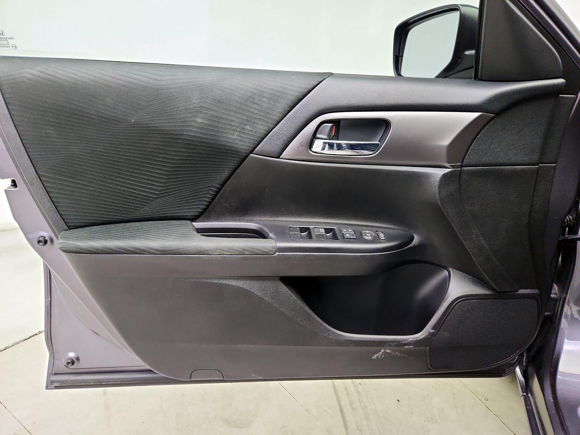 Thumbnail: 2015 Honda Accord - 12
