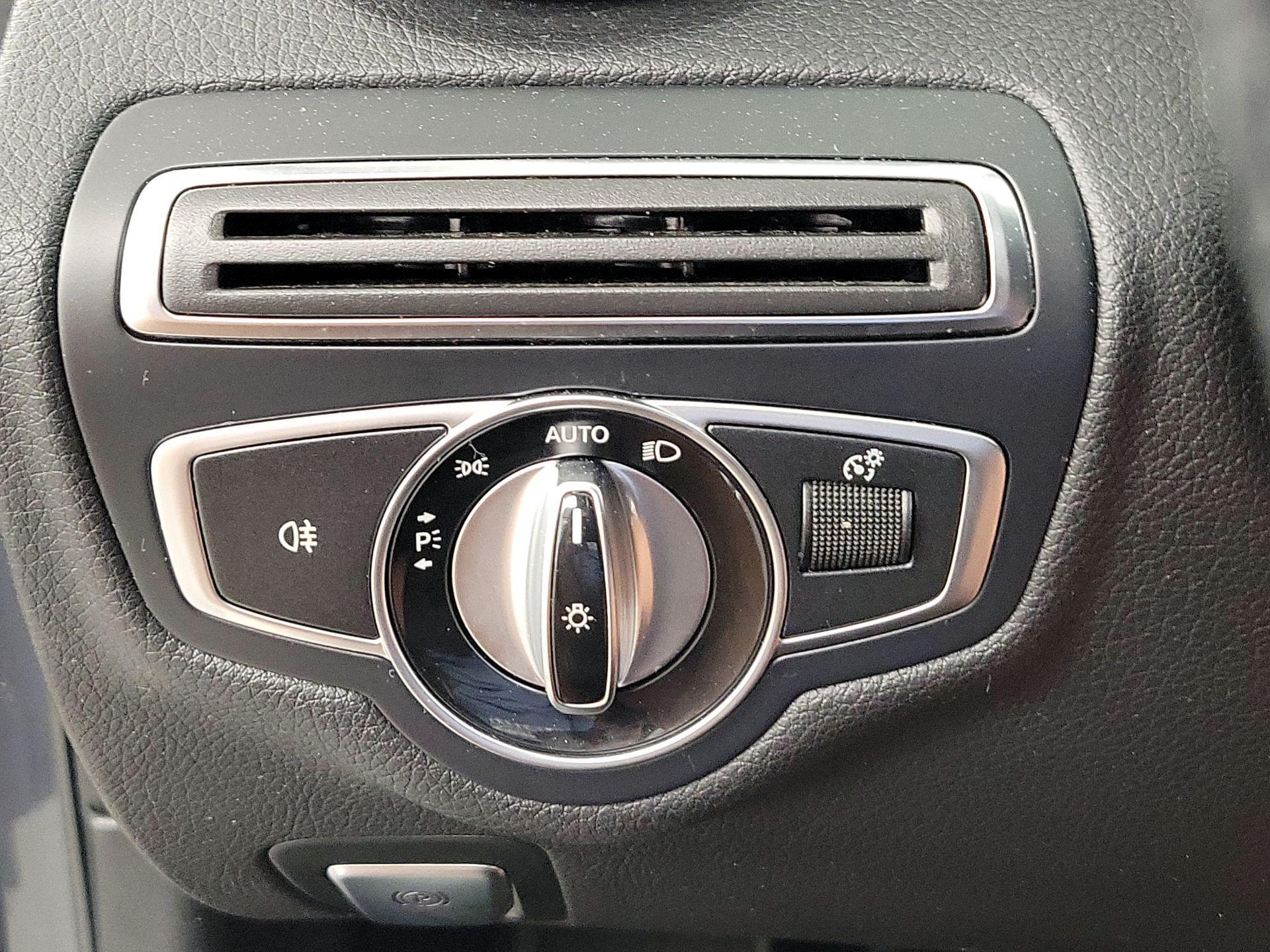 Thumbnail: 2016 Mercedes-Benz C-Class - 13