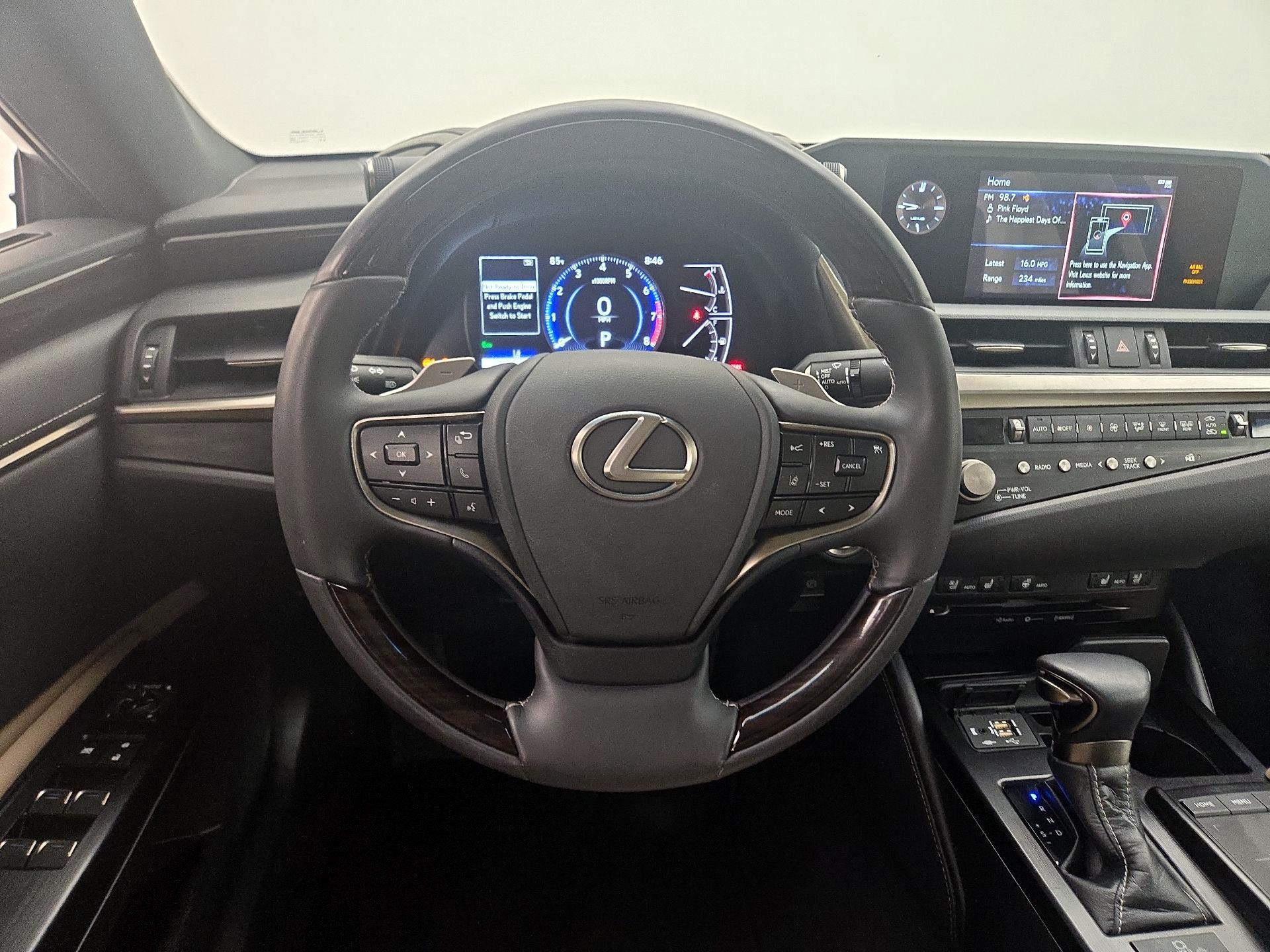 Thumbnail: 2021 Lexus ES - 10