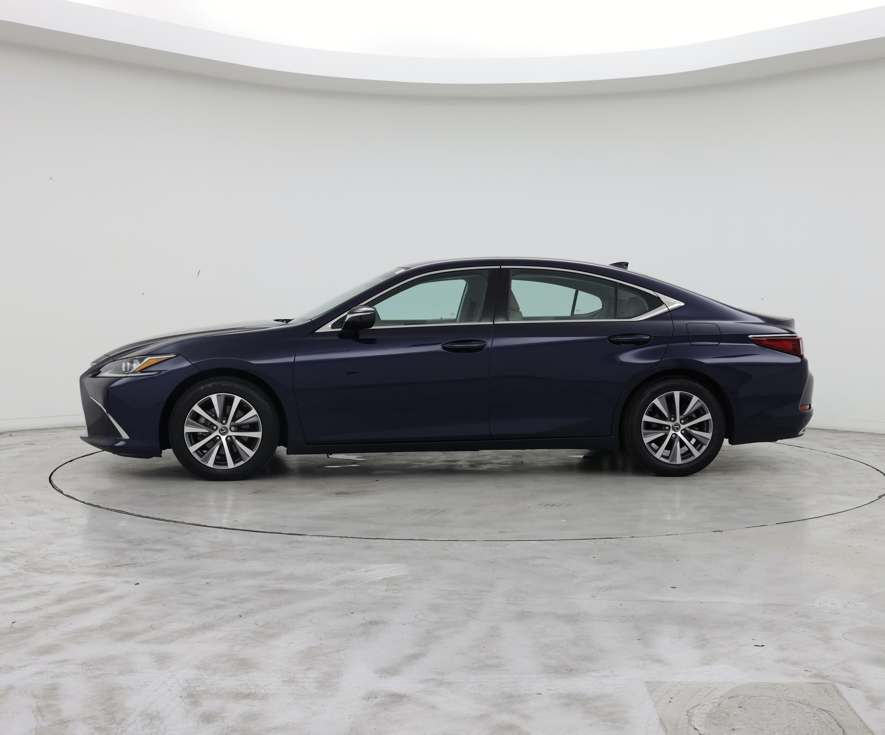 Thumbnail: 2021 Lexus ES - 3