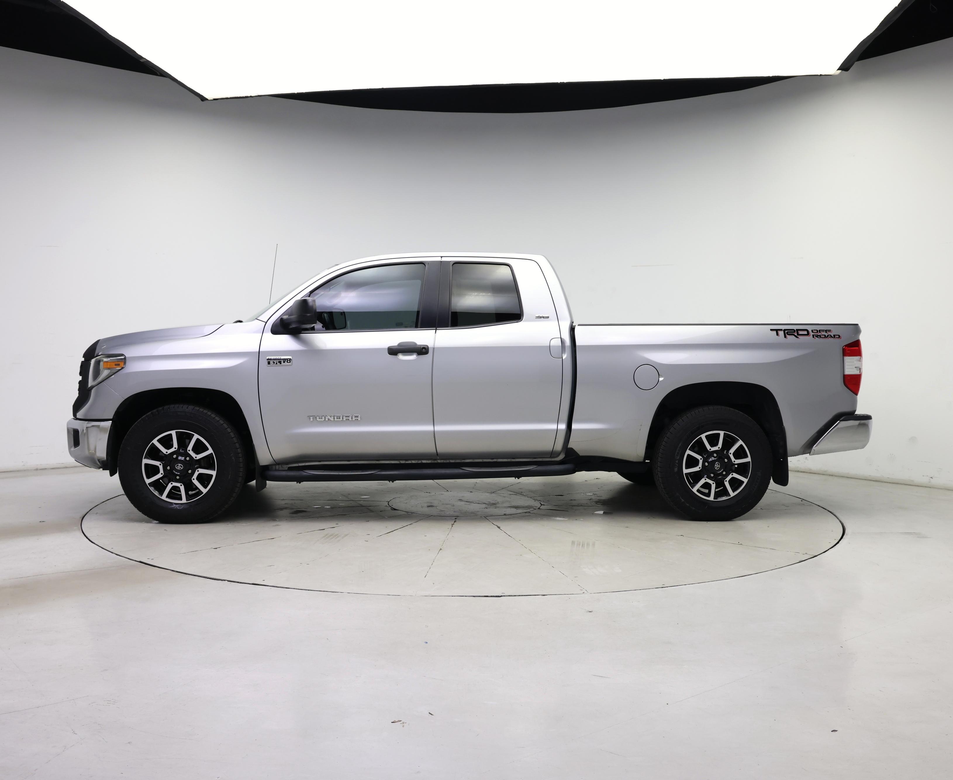 Thumbnail: 2018 Toyota Tundra - 3