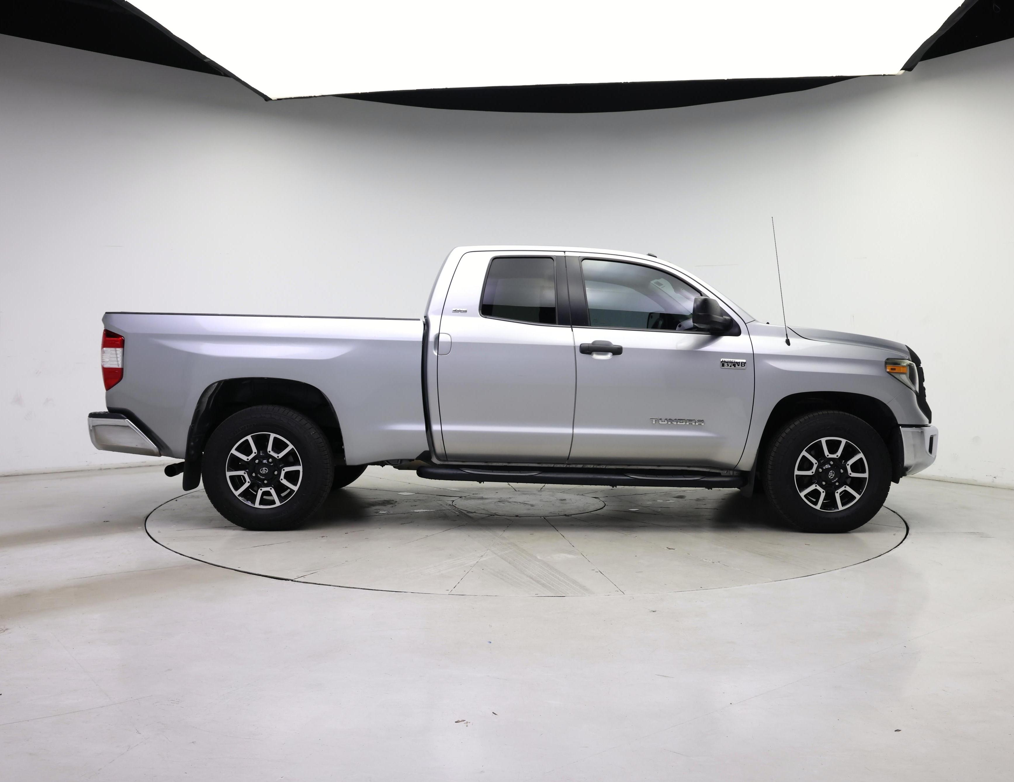 Thumbnail: 2018 Toyota Tundra - 7