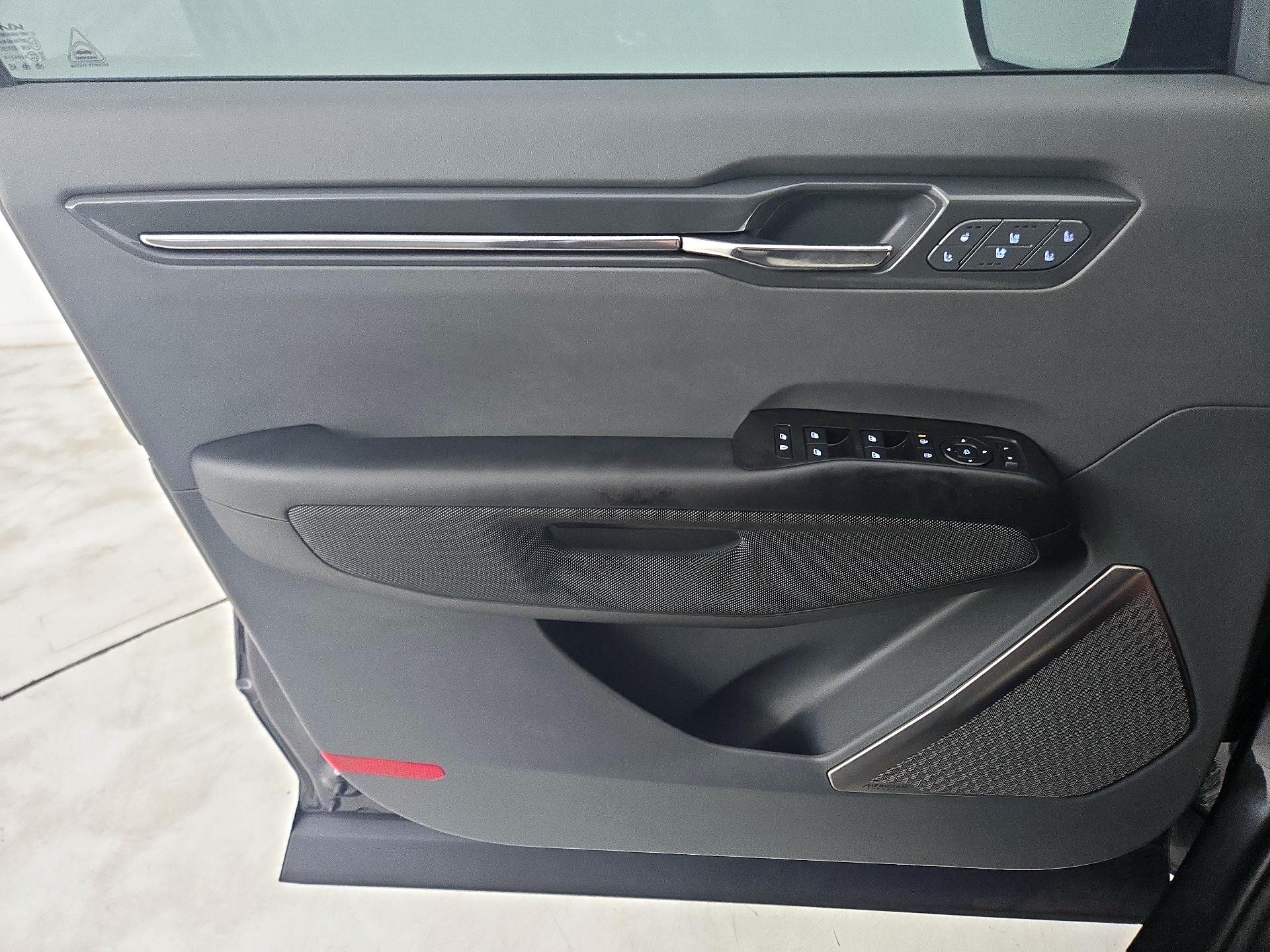 Thumbnail: 2024 Kia EV9 - 12