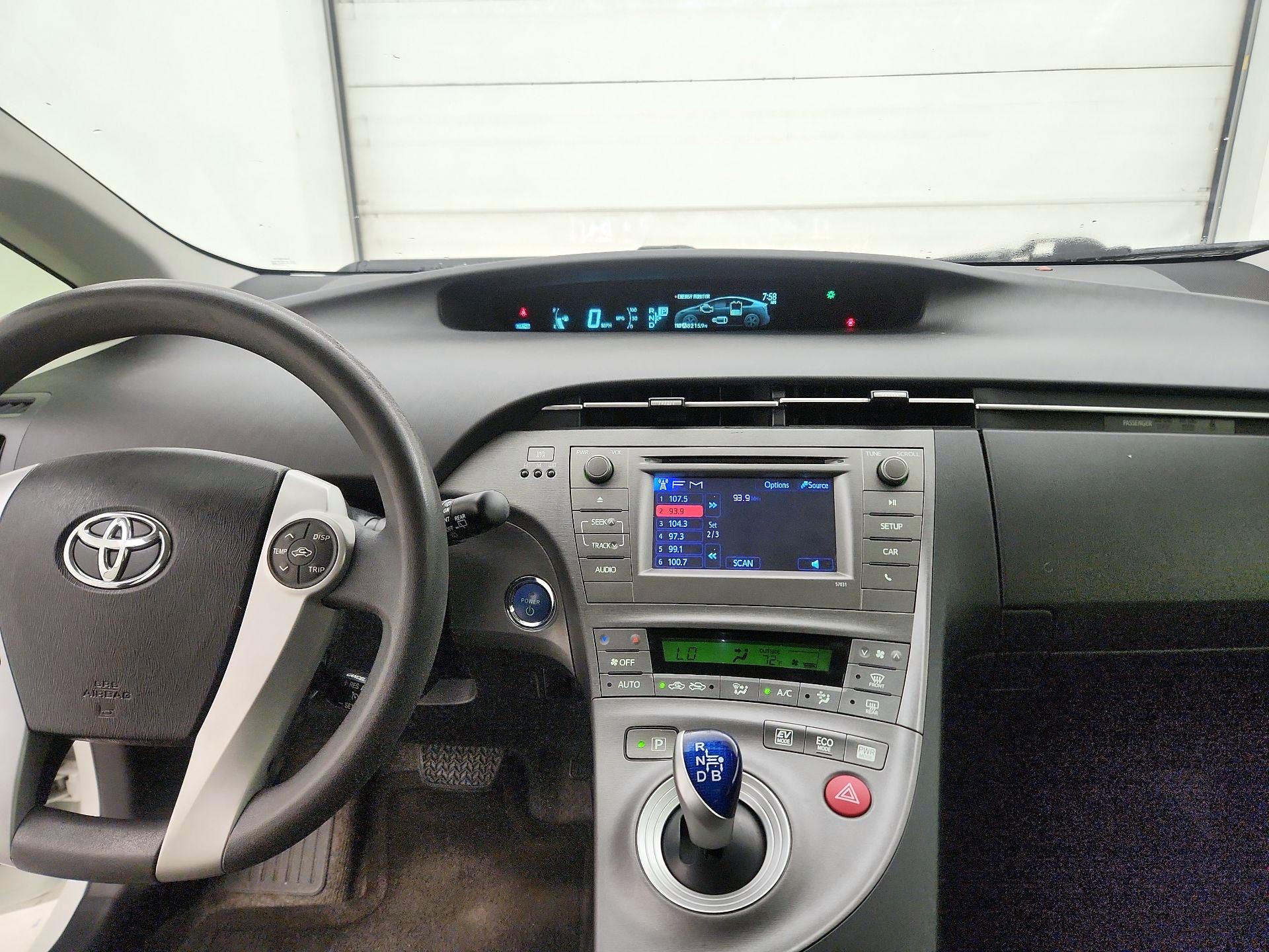 Thumbnail: 2015 Toyota Prius - 9