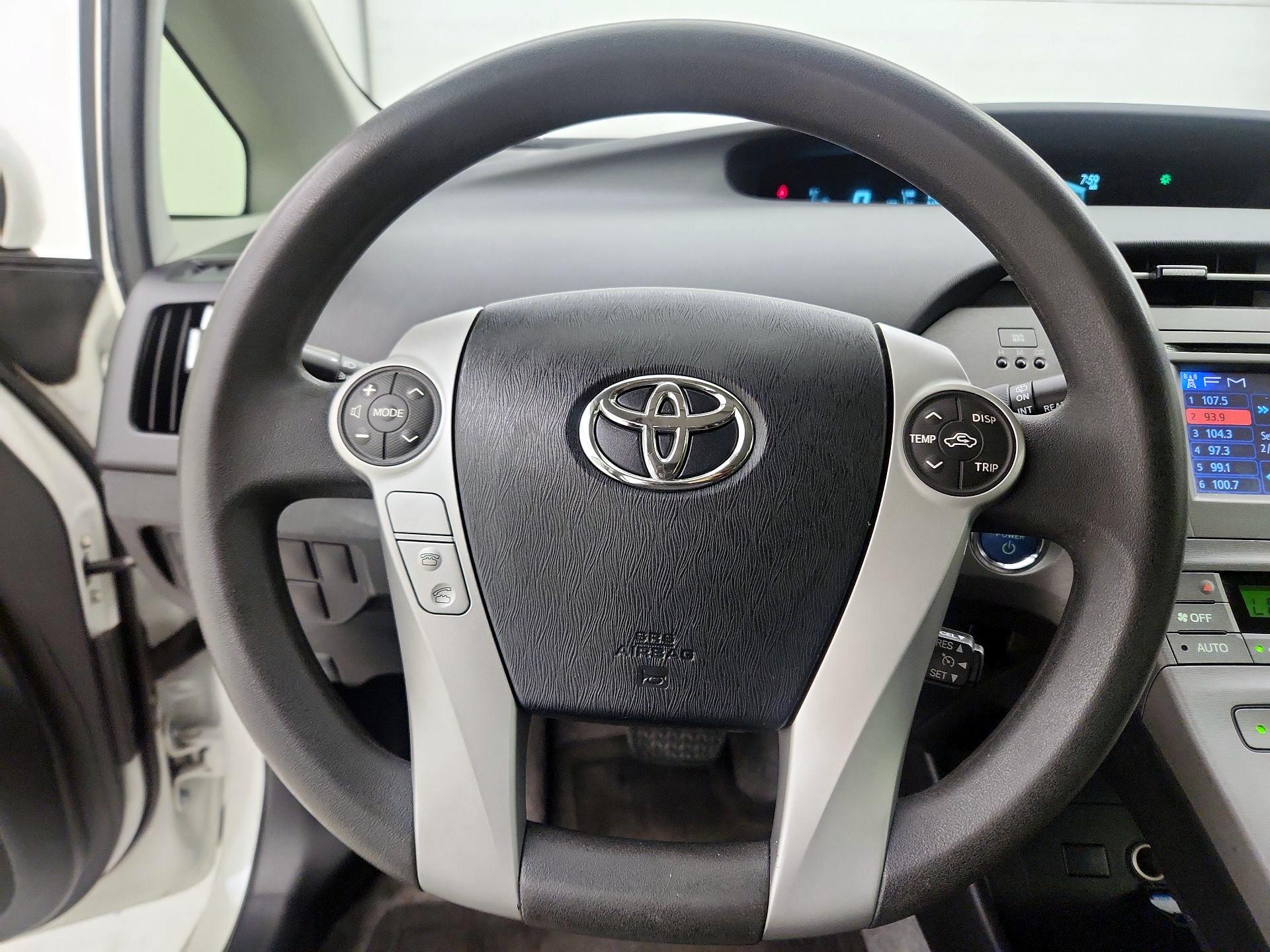 Thumbnail: 2015 Toyota Prius - 10