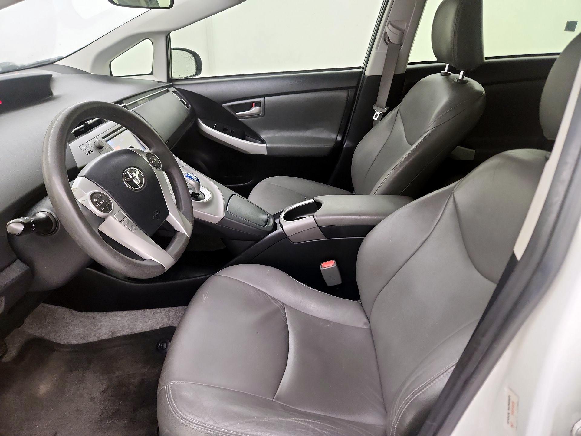 Thumbnail: 2015 Toyota Prius - 11