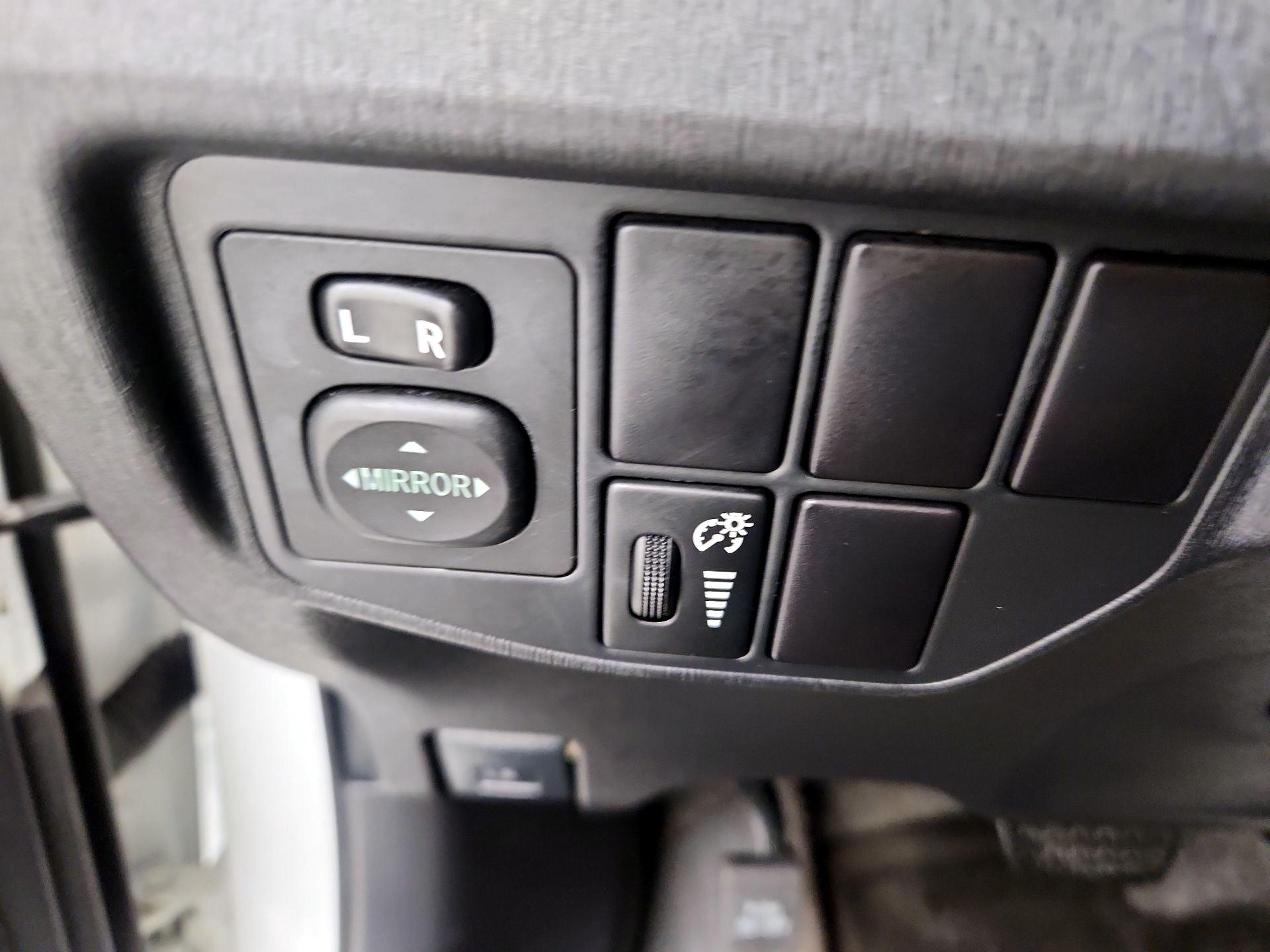 Thumbnail: 2015 Toyota Prius - 13