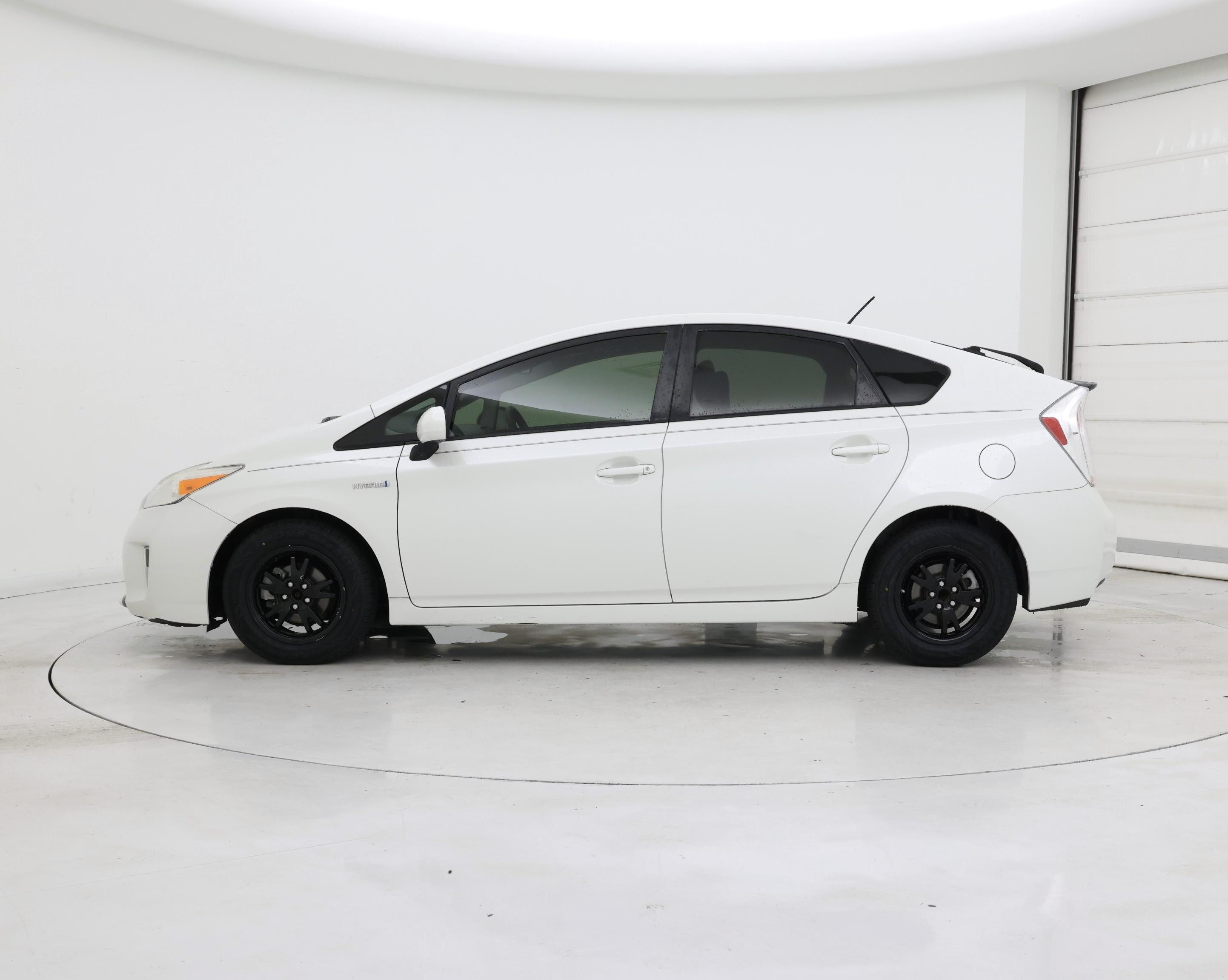 Thumbnail: 2015 Toyota Prius - 3