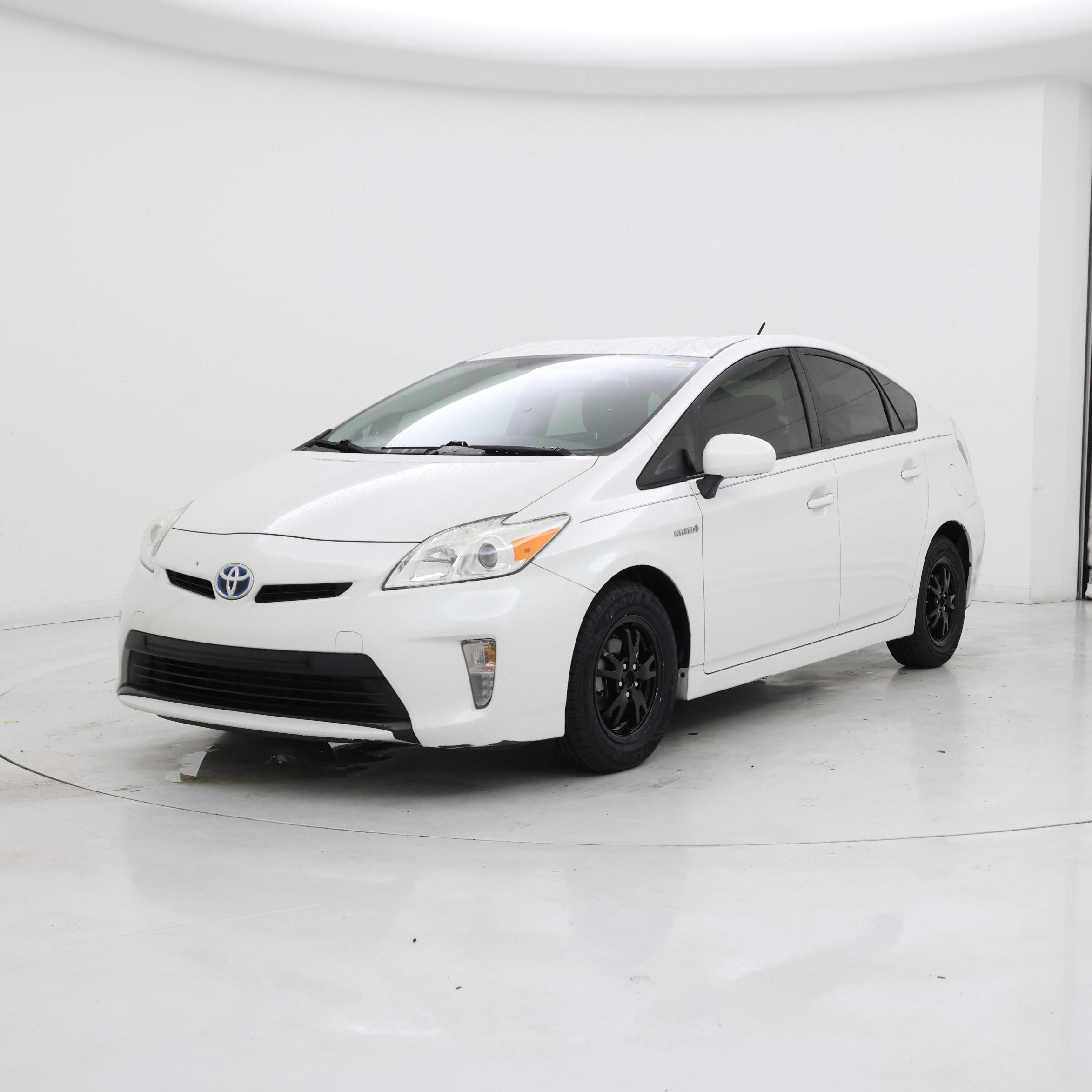 Thumbnail: 2015 Toyota Prius - 4