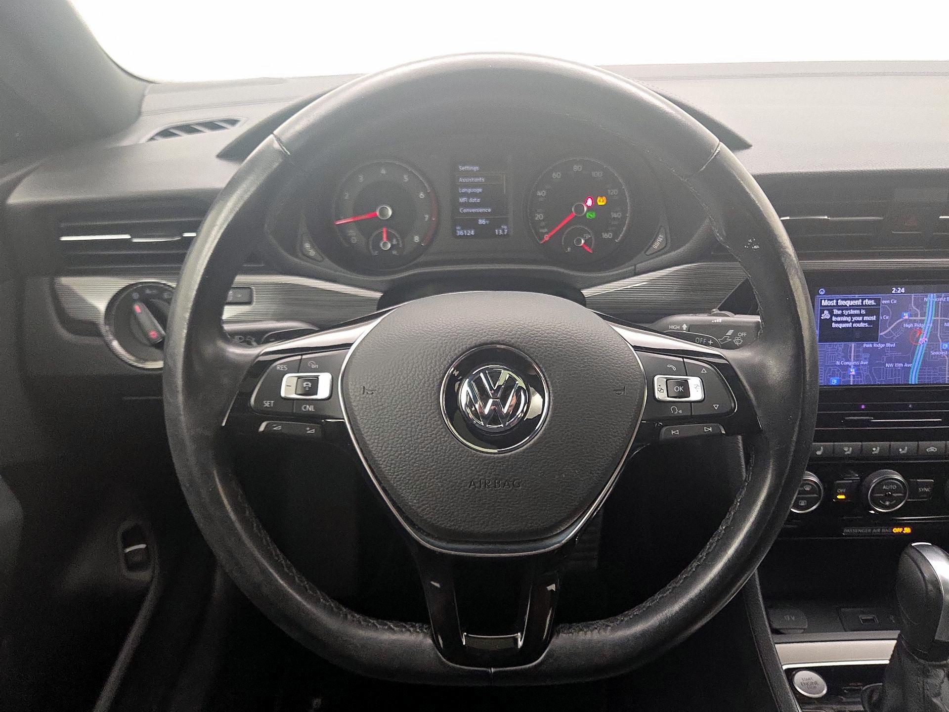 Thumbnail: 2022 Volkswagen Passat - 10