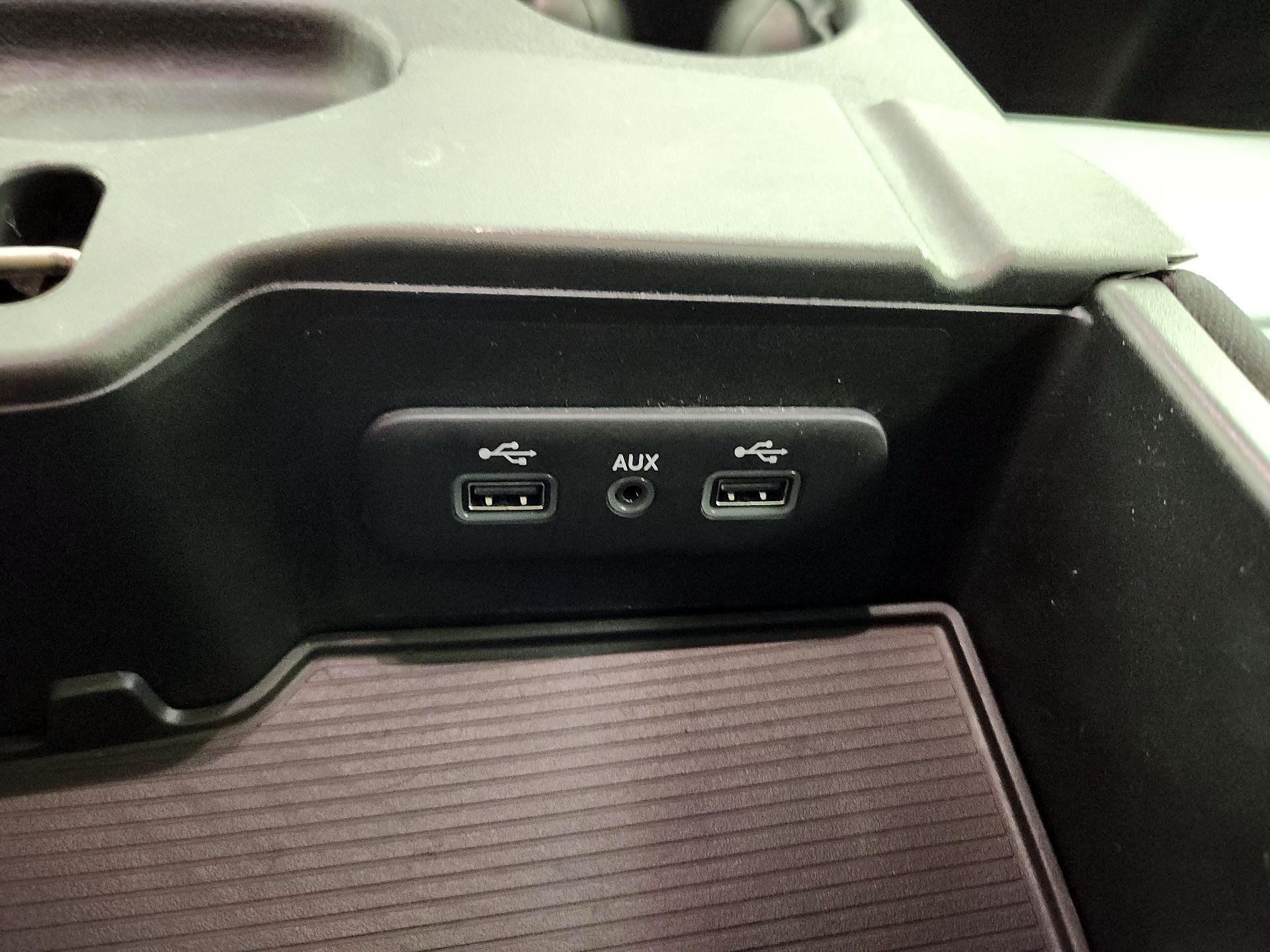 Thumbnail: 2019 RAM 1500 Classic - 19