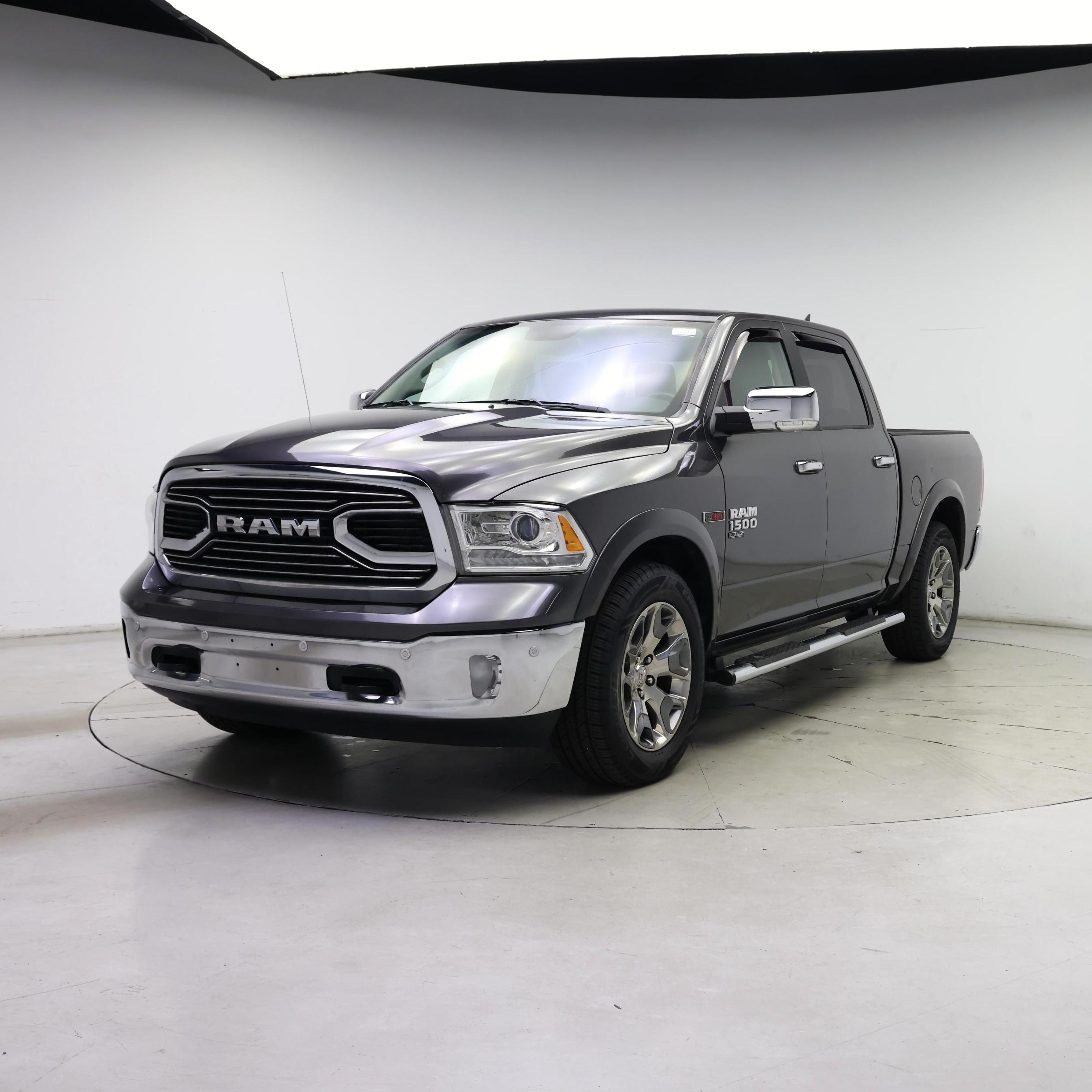 Thumbnail: 2019 RAM 1500 Classic - 4