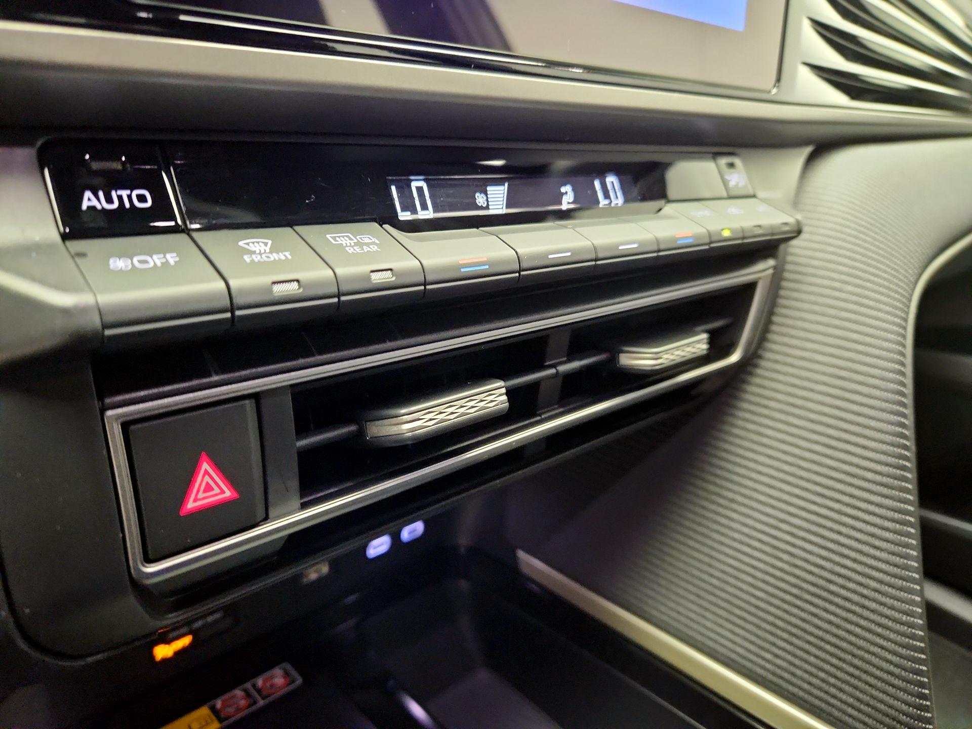 Thumbnail: 2025 Toyota Camry - 16