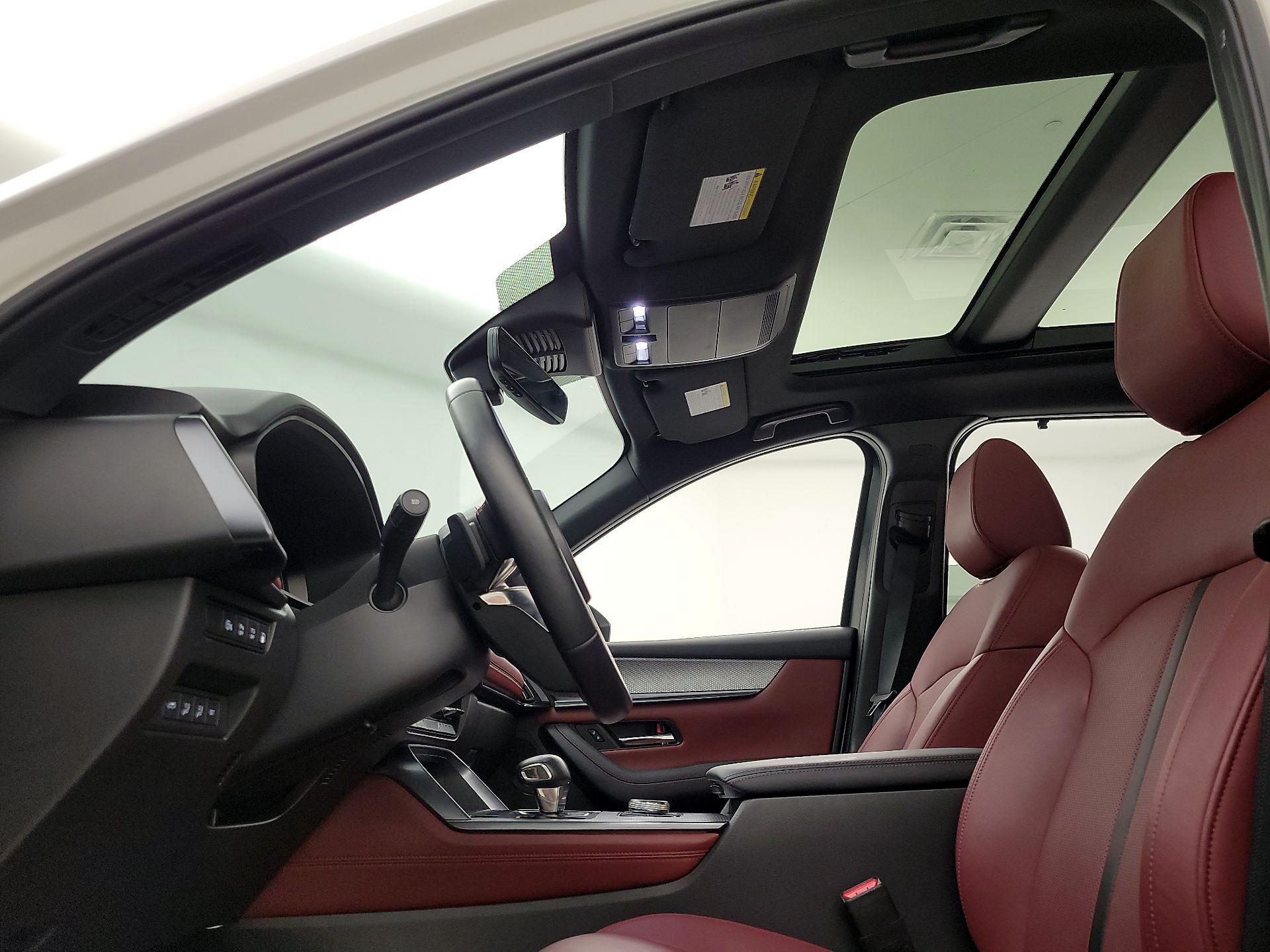 Thumbnail: 2025 Mazda CX-70 - 18