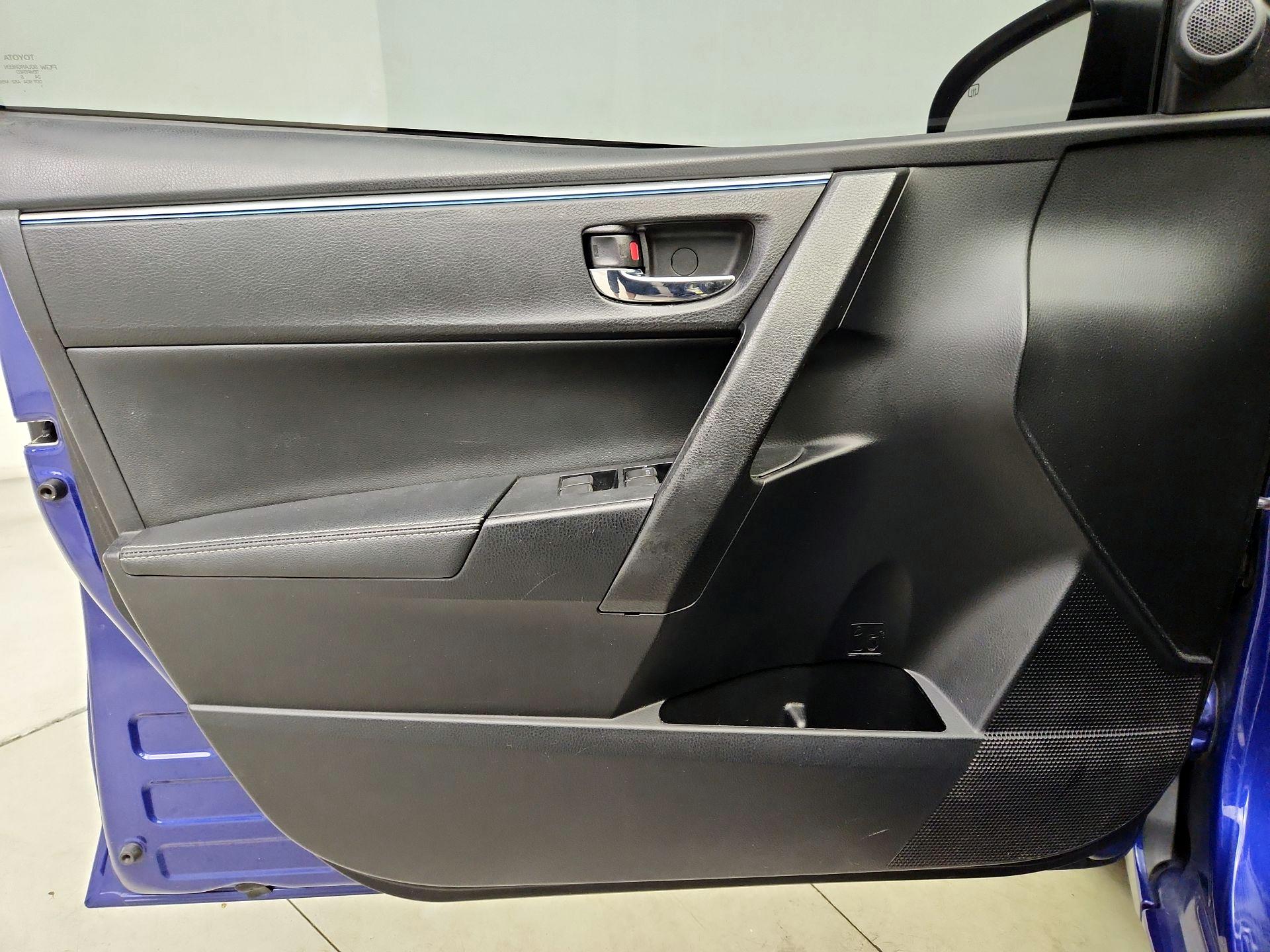 Thumbnail: 2016 Toyota Corolla - 12