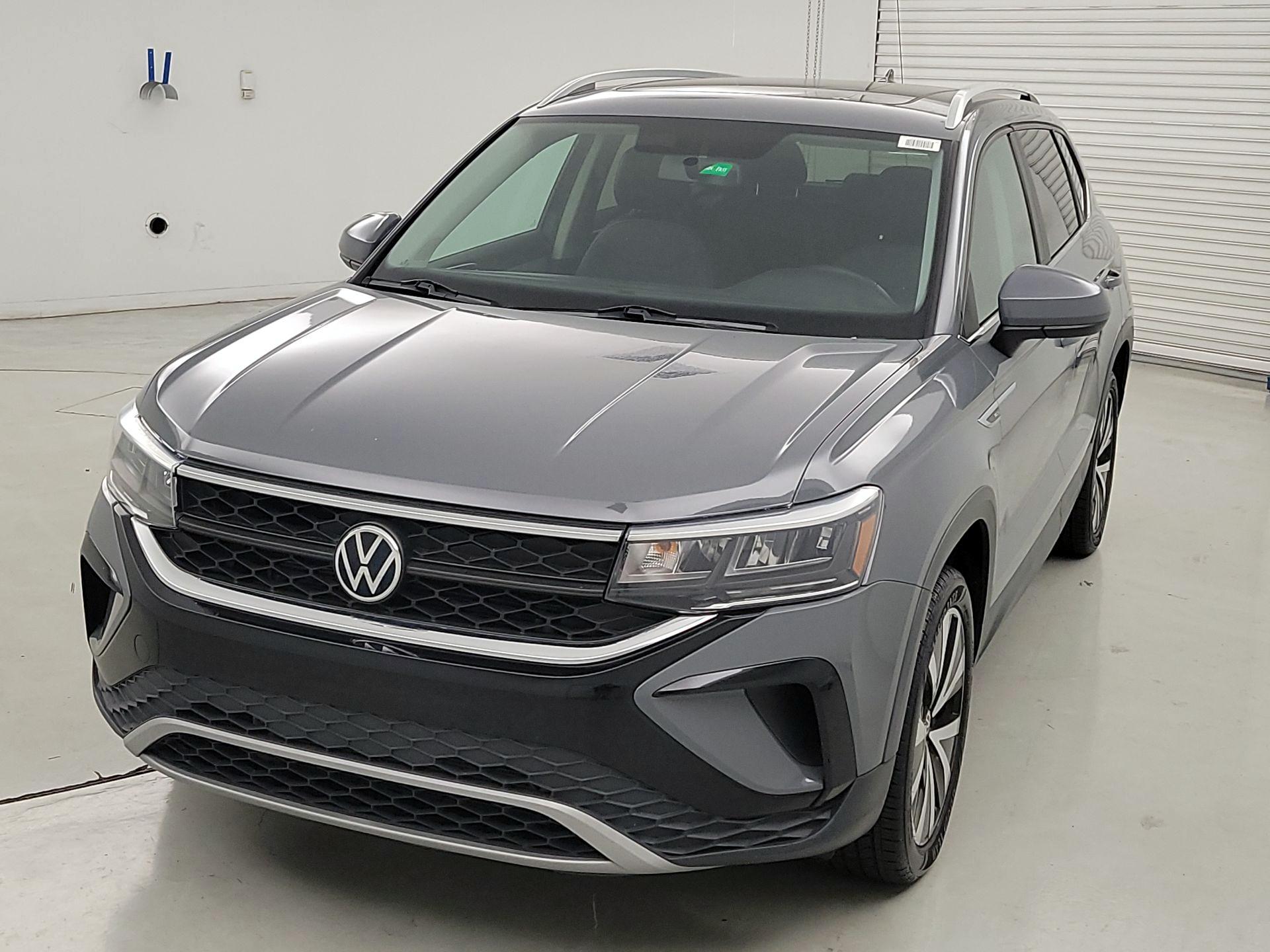 Thumbnail: 2022 Volkswagen Taos - 3