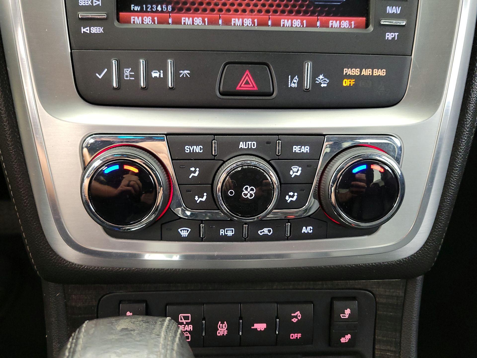 Thumbnail: 2015 GMC Acadia - 16
