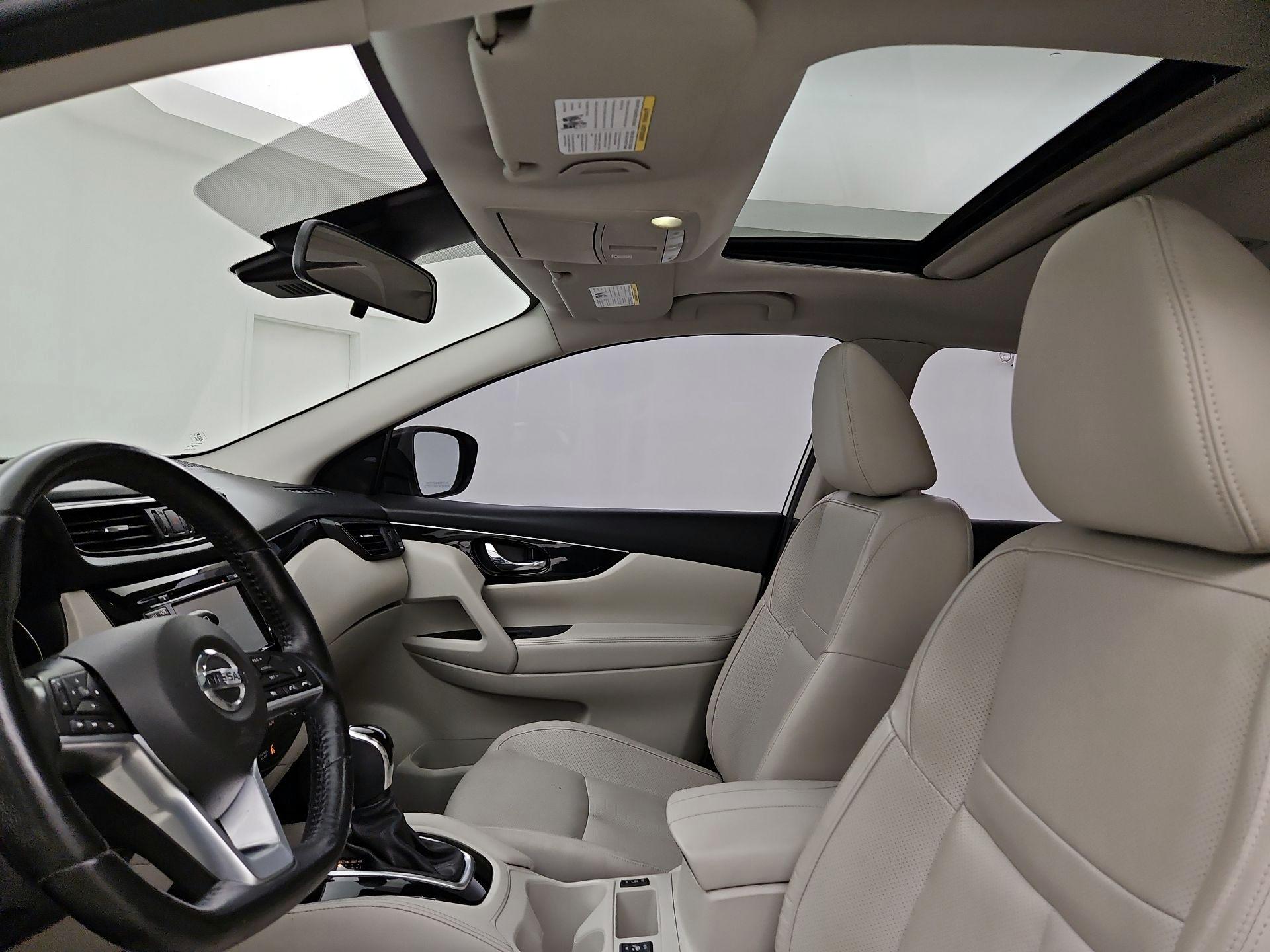 Thumbnail: 2018 Nissan Rogue Sport - 19