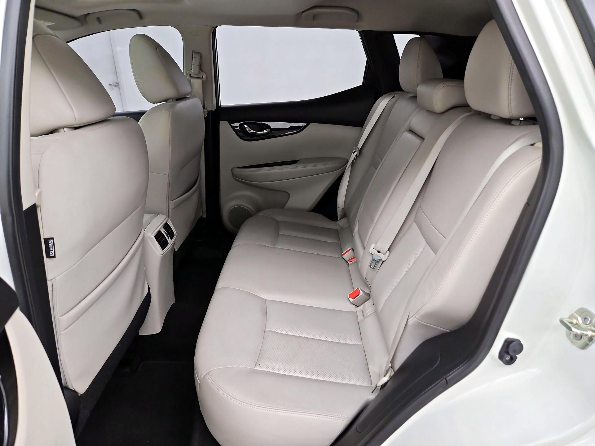 Thumbnail: 2018 Nissan Rogue Sport - 20