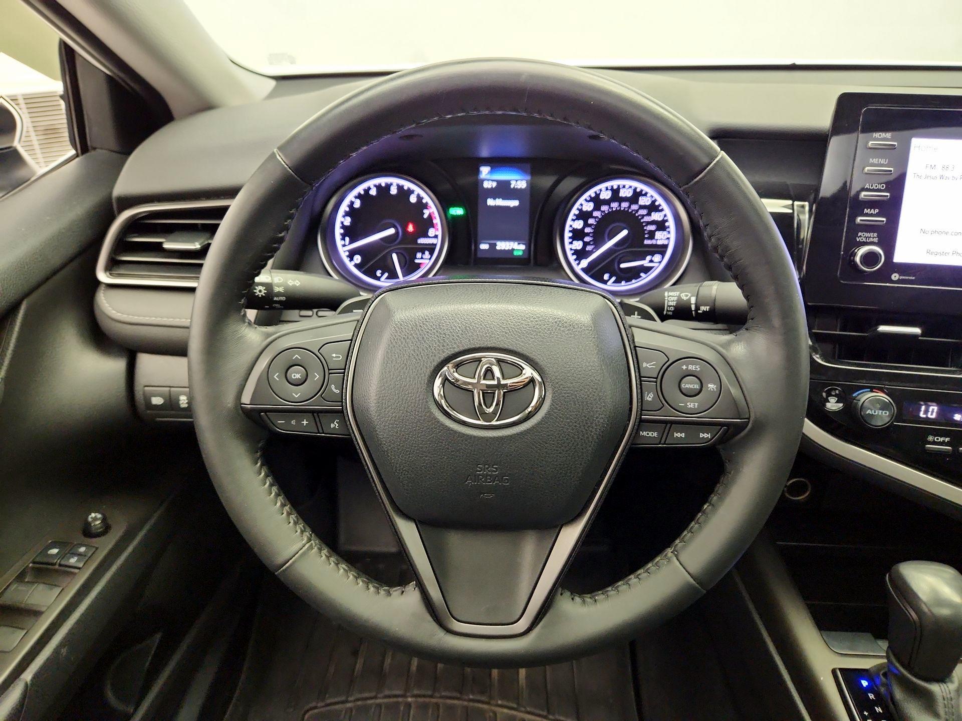 Thumbnail: 2022 Toyota Camry - 10